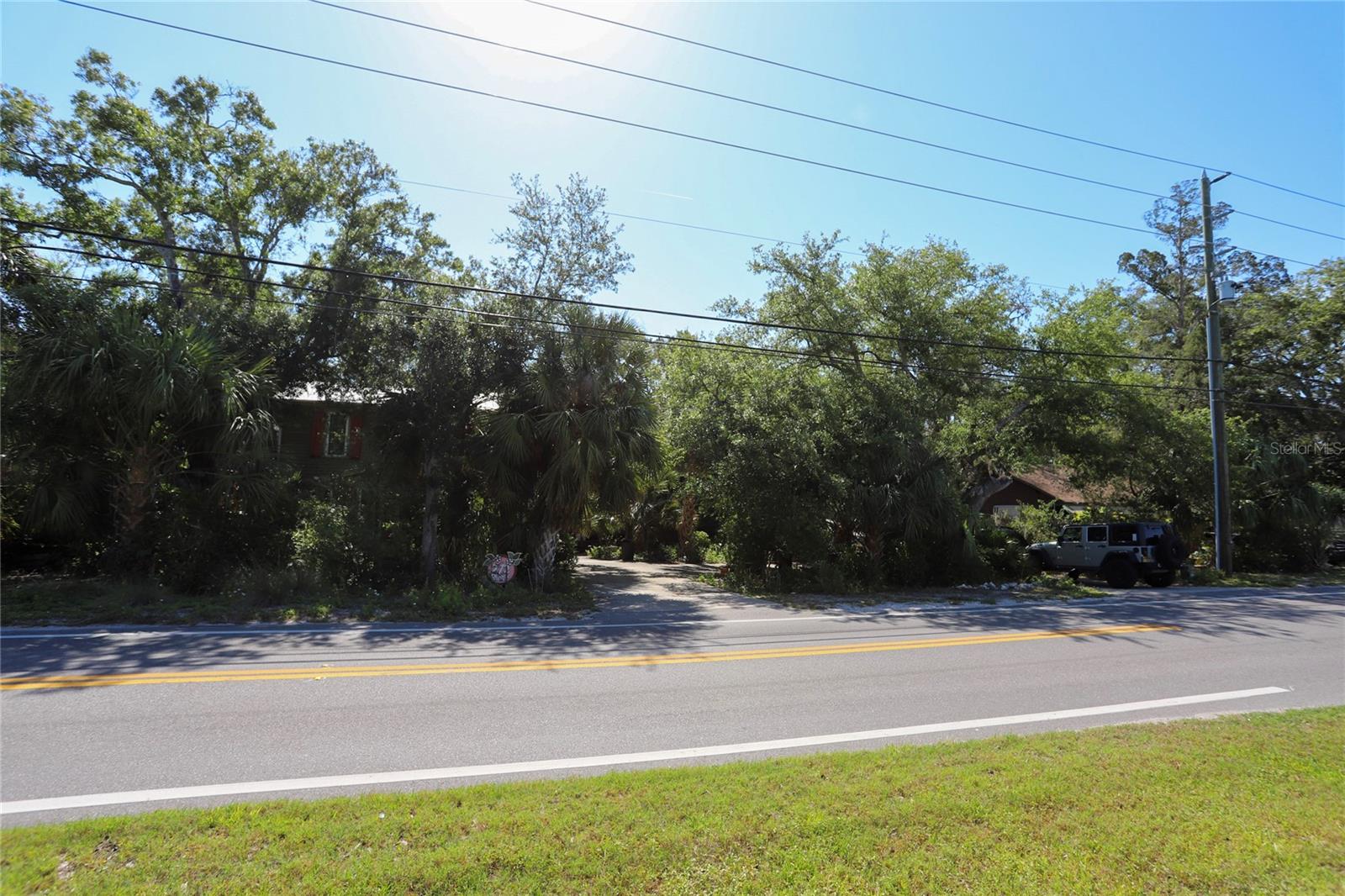 Listing photo id 4 for 272 Orange Street
