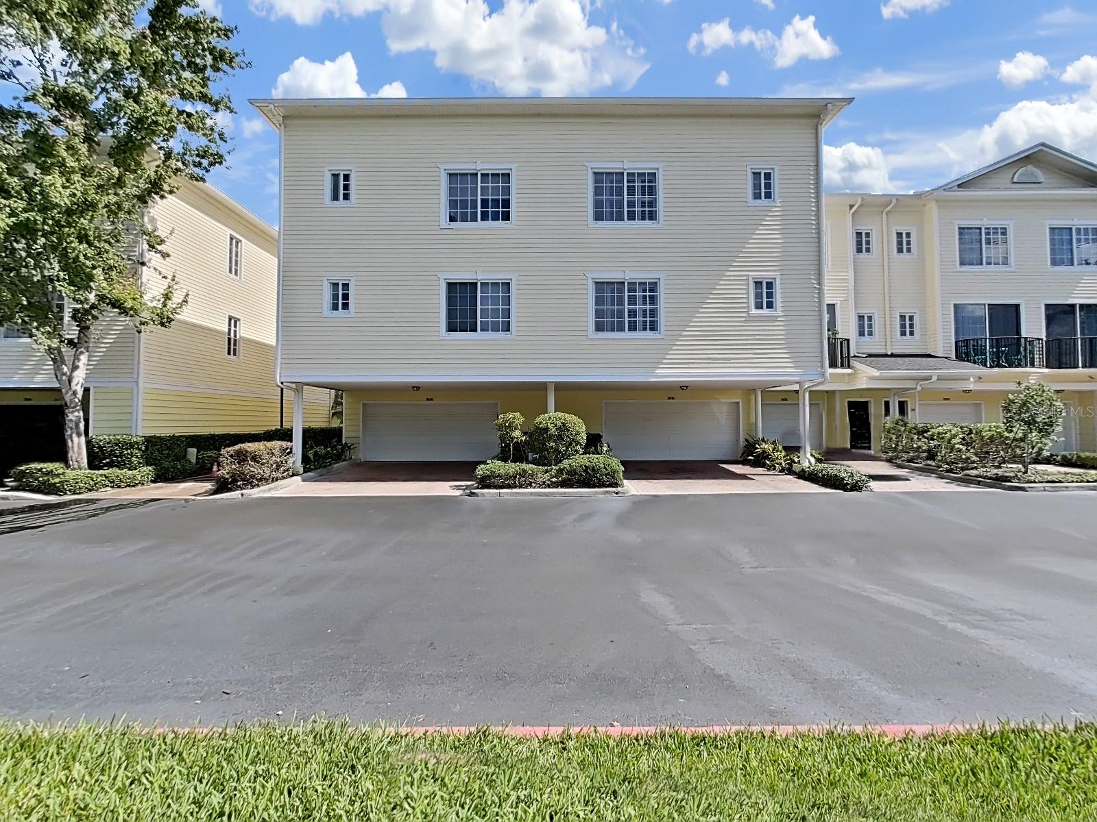 Image 41 of 54 For 9731 Meadow Field Circle