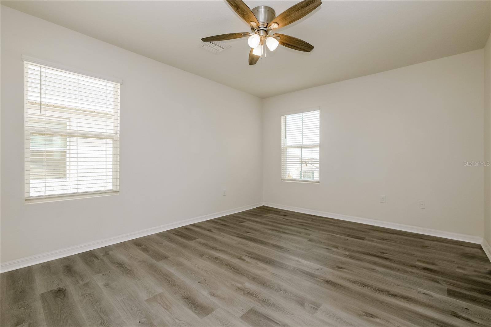 Image 6 of 15 For 4916 Willow Breeze Way