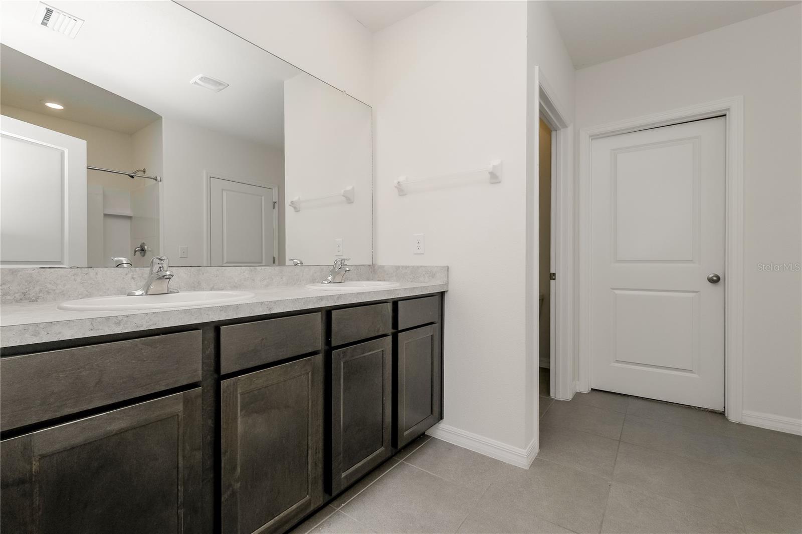 Image 8 of 15 For 4916 Willow Breeze Way