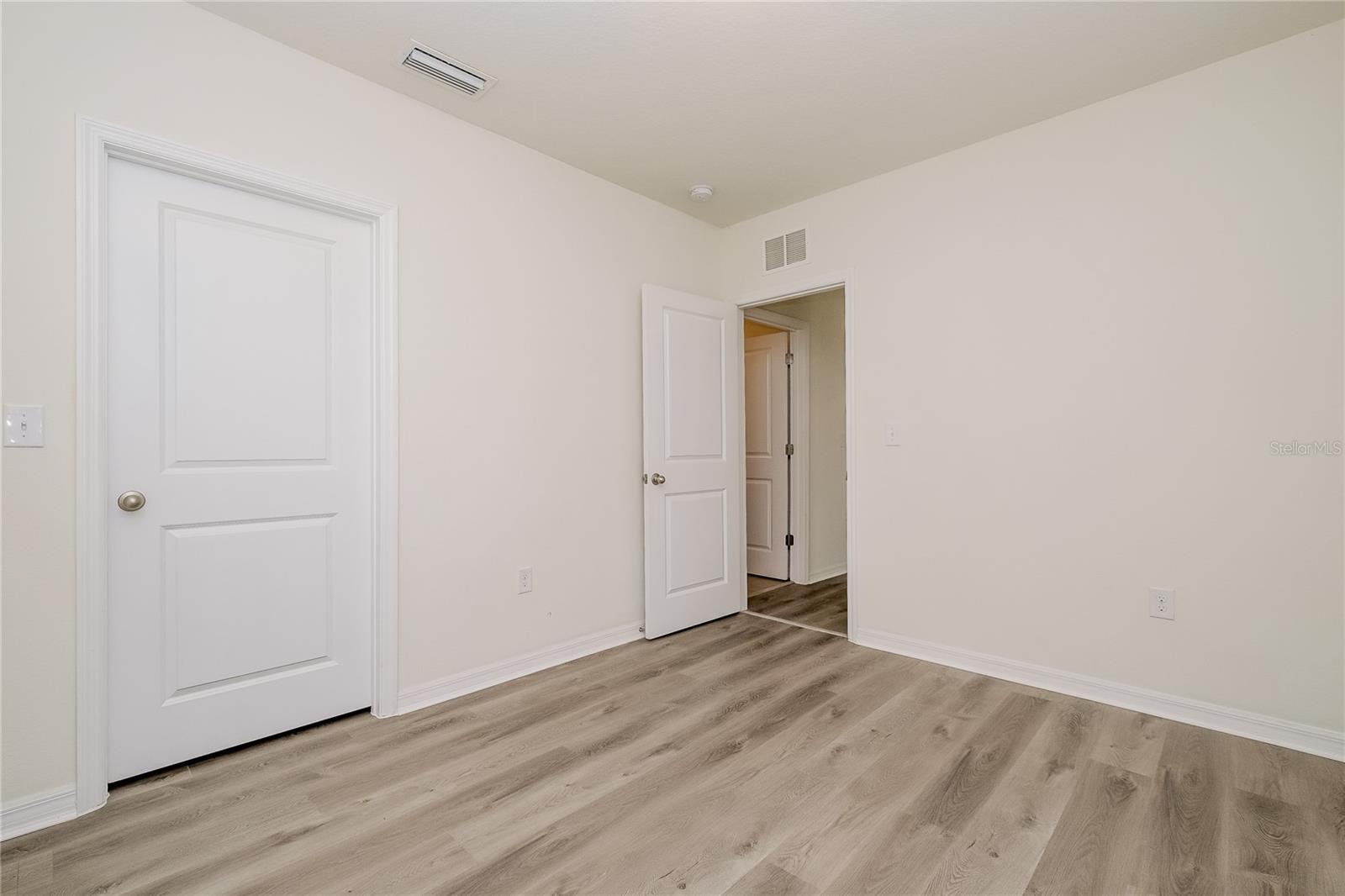 Image 9 of 15 For 4916 Willow Breeze Way