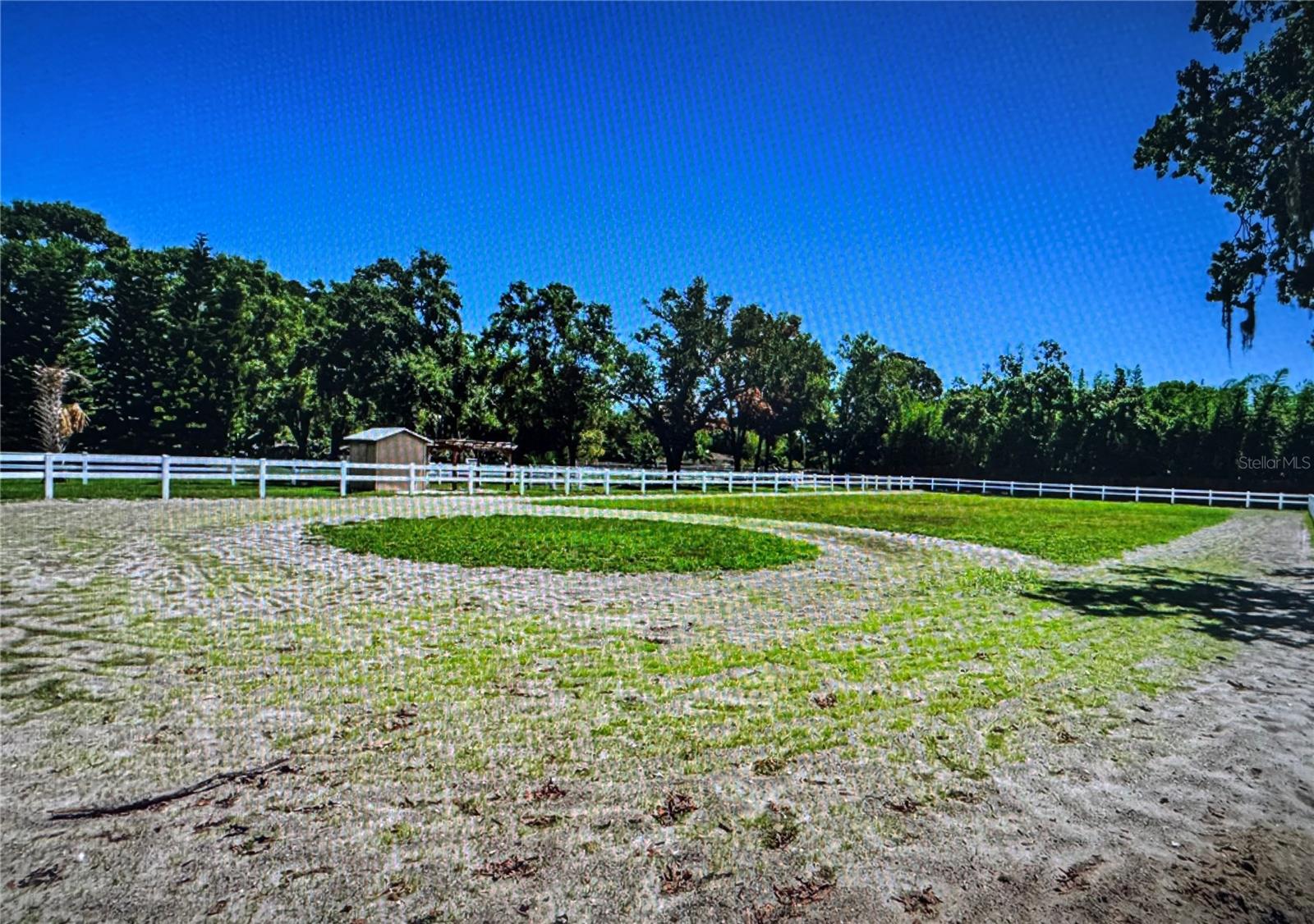Listing photo id 9 for 10502 Henderson Road