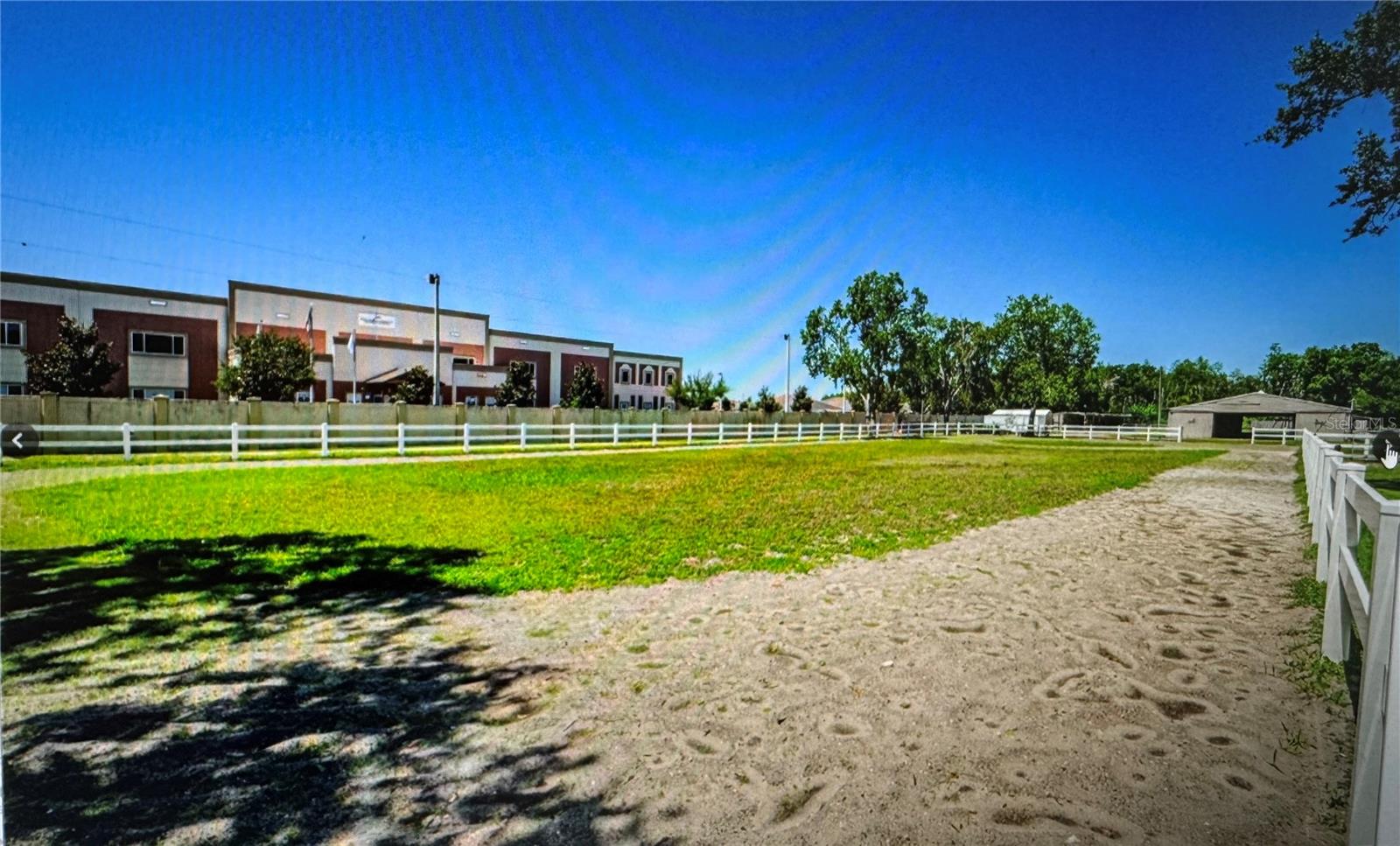 Listing photo id 10 for 10502 Henderson Road