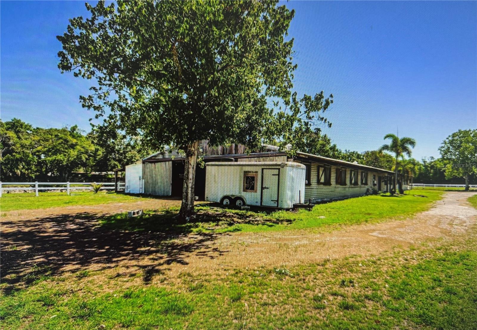 Listing photo id 6 for 10502 Henderson Road