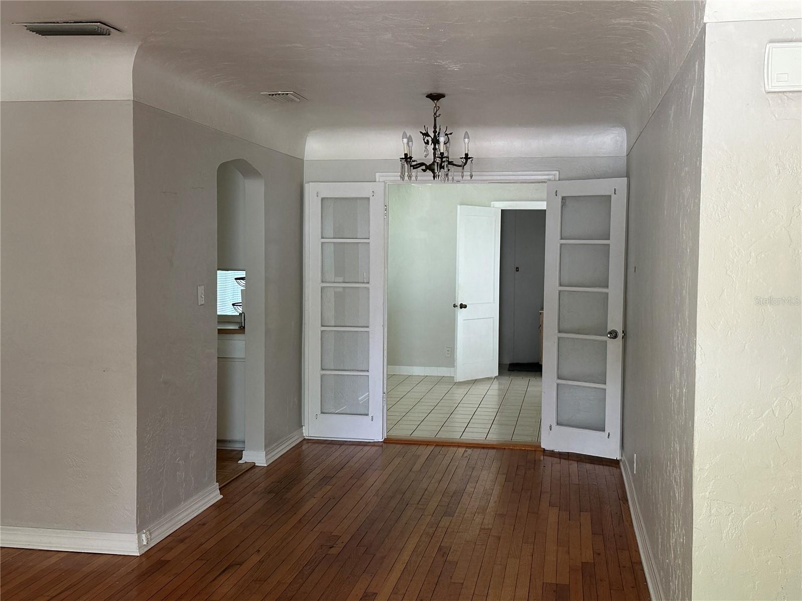 Image 2 of 13 For 215 24th Avenue N