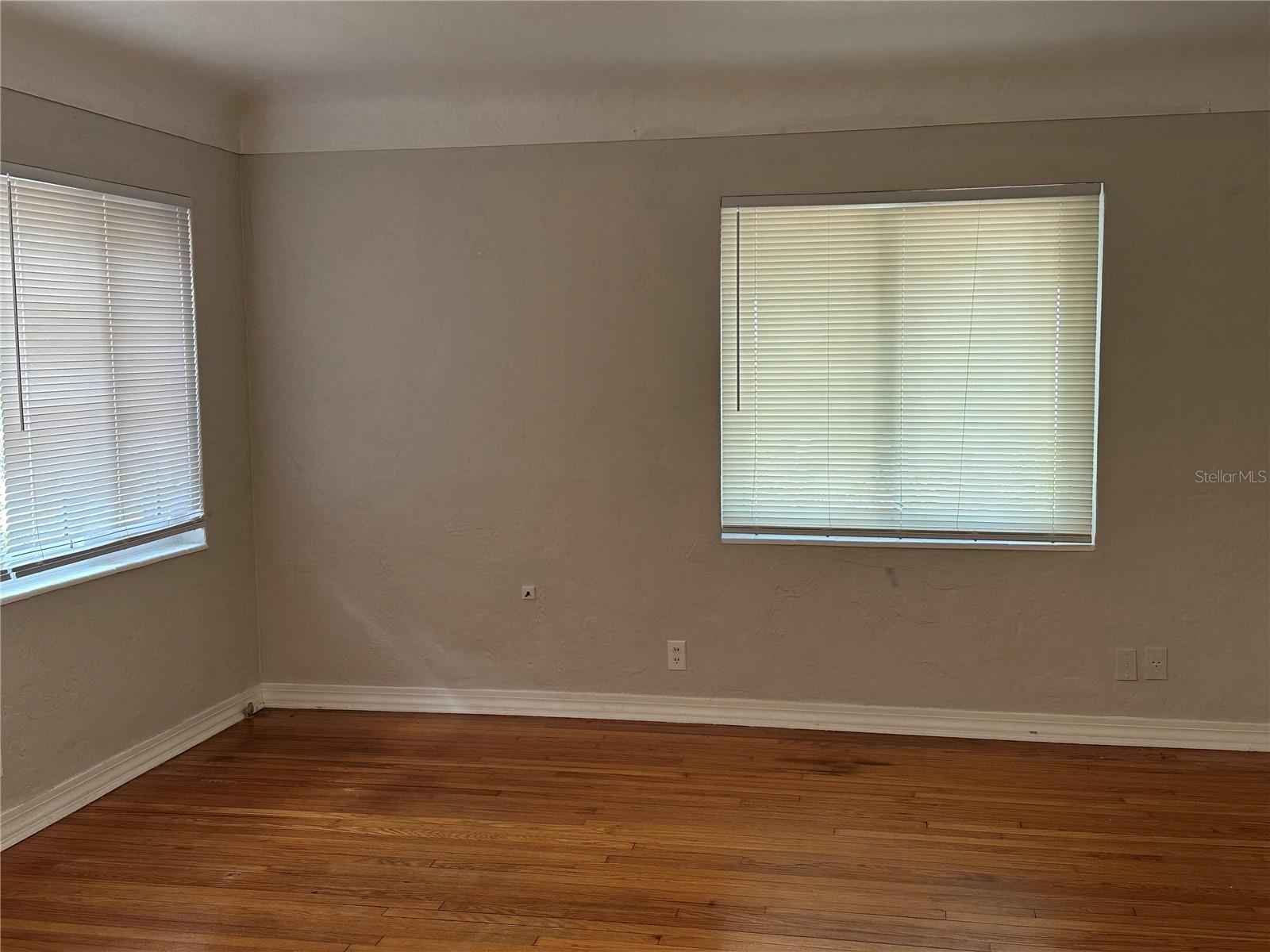 Image 4 of 13 For 215 24th Avenue N