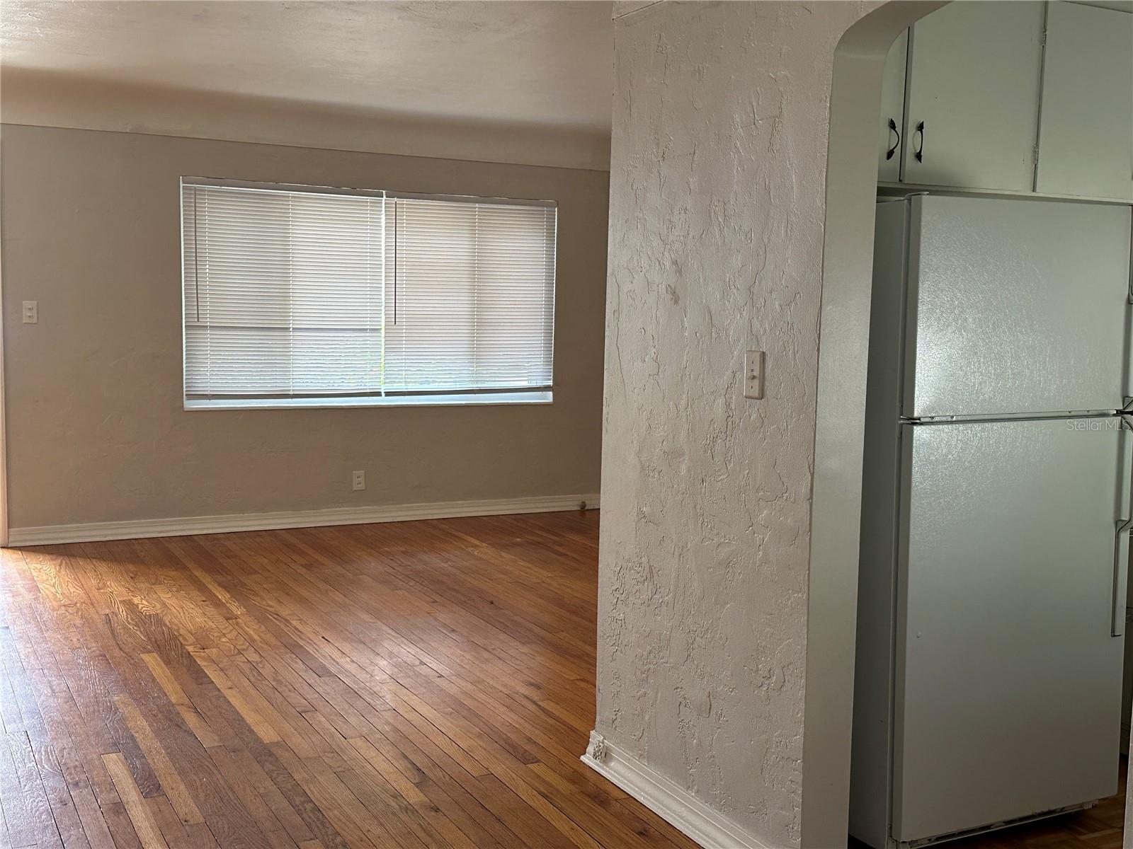 Image 7 of 13 For 215 24th Avenue N