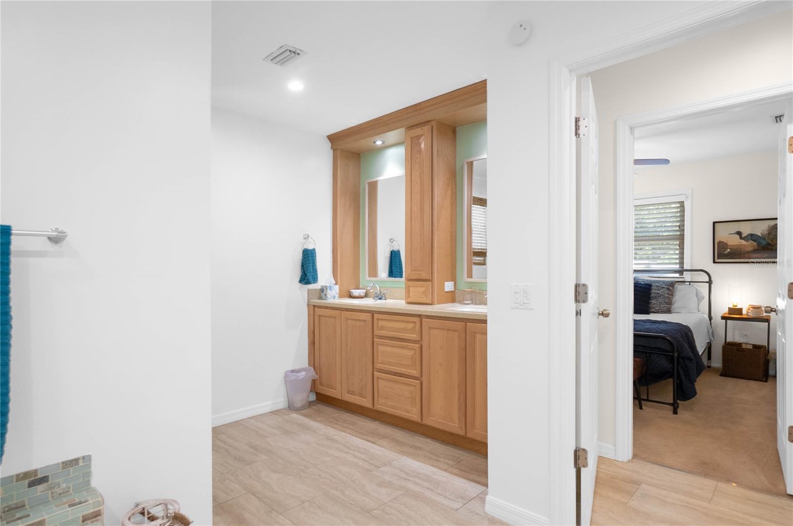 Image 33 of 64 For 20165 115th Avenue