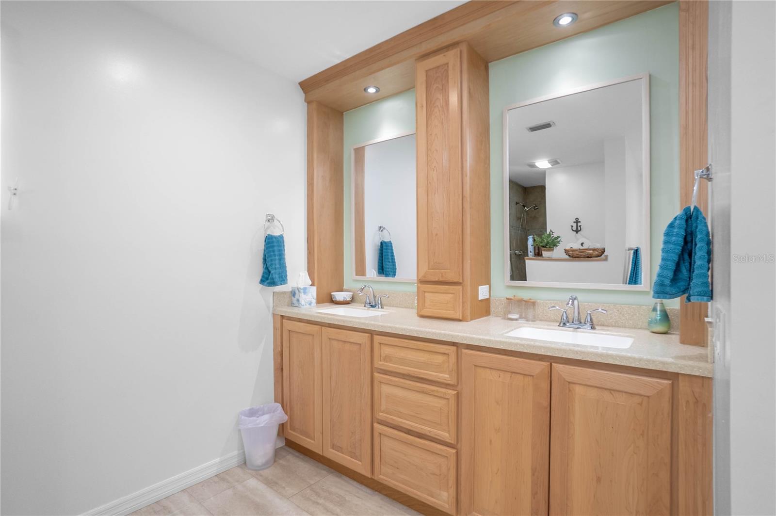 Image 34 of 64 For 20165 115th Avenue