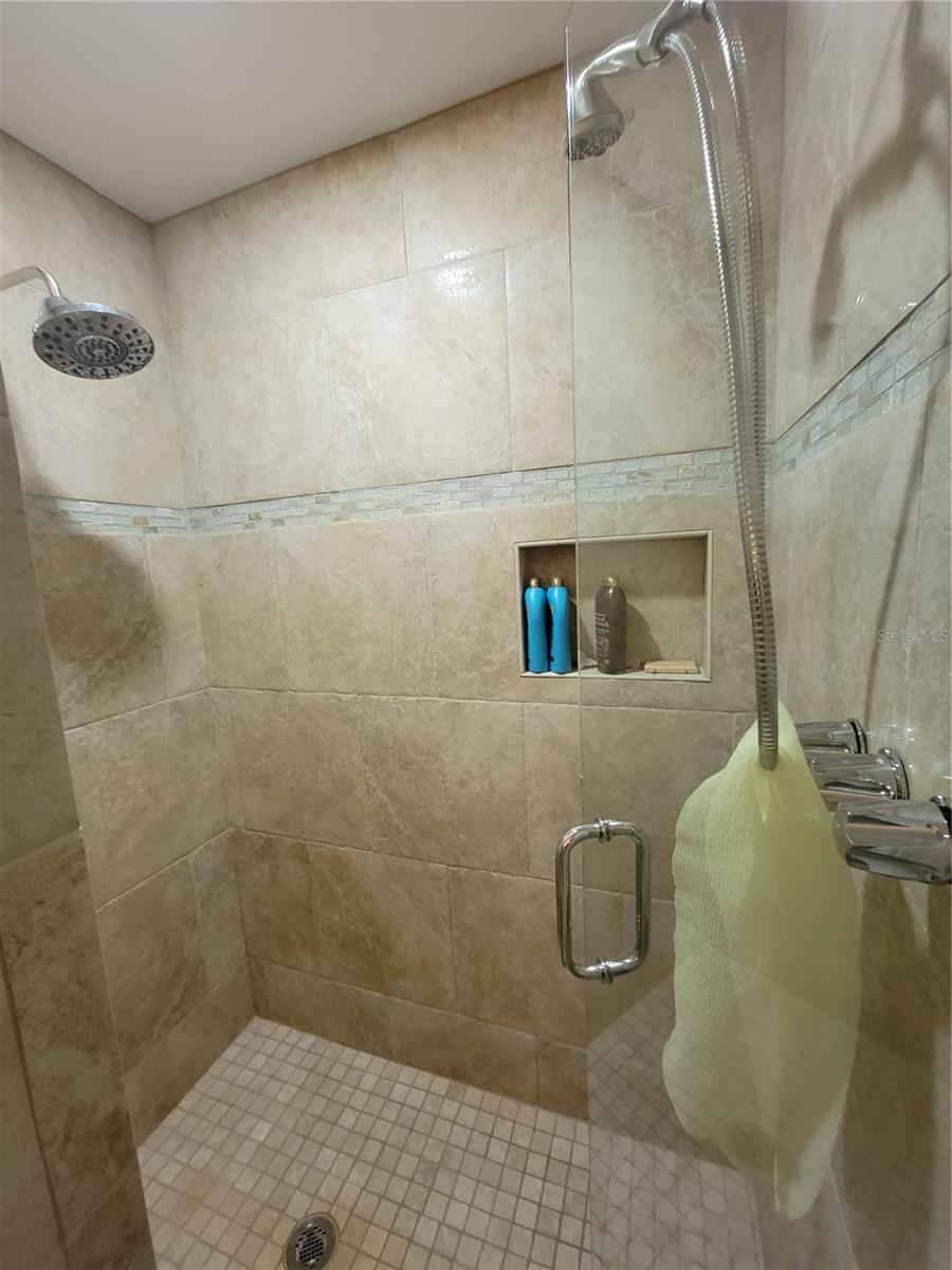 Image 8 of 28 For 20165 115th Avenue