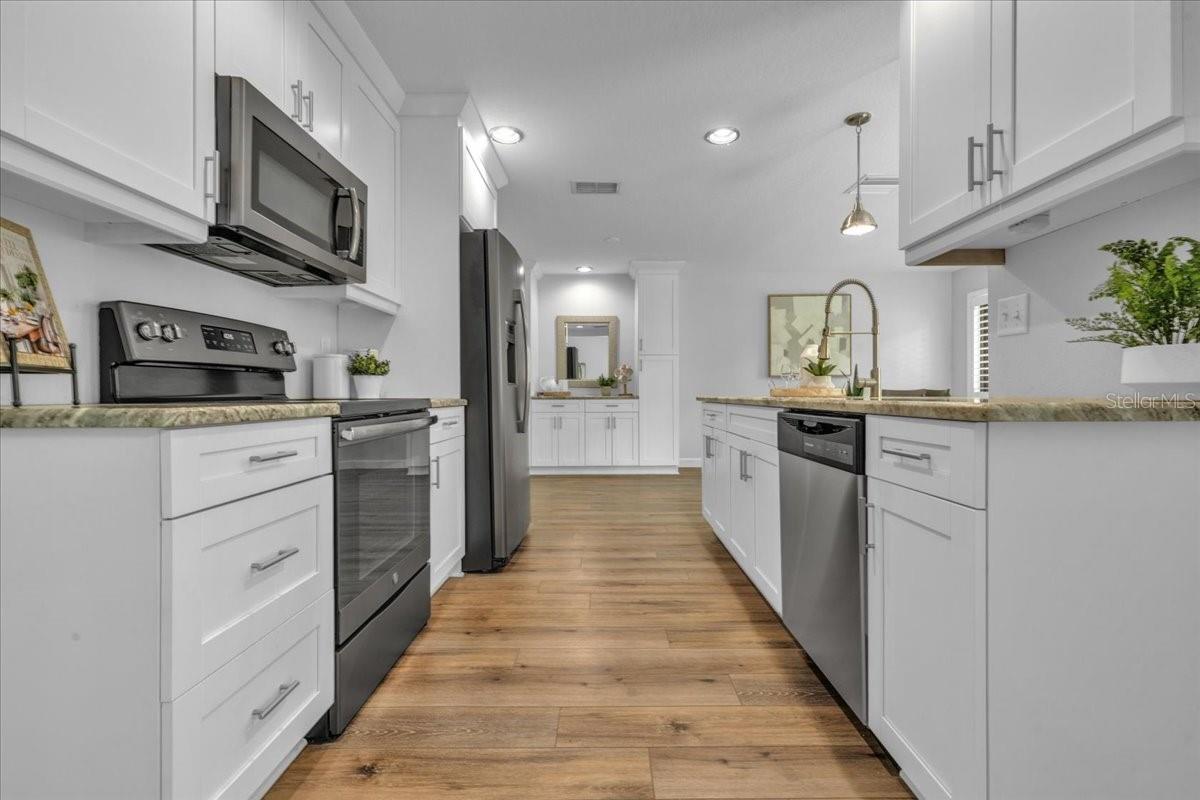 Image 4 of 33 For 12807 Starling Drive