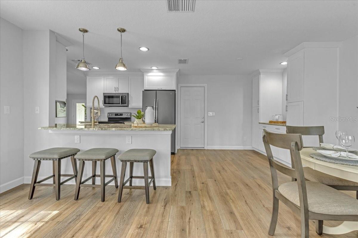 Image 7 of 33 For 12807 Starling Drive