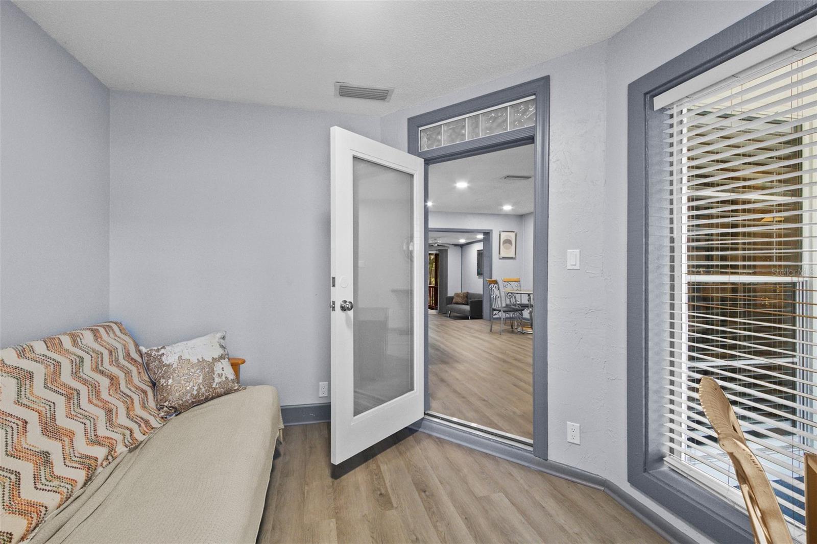 Image 11 of 34 For 715 109th Avenue