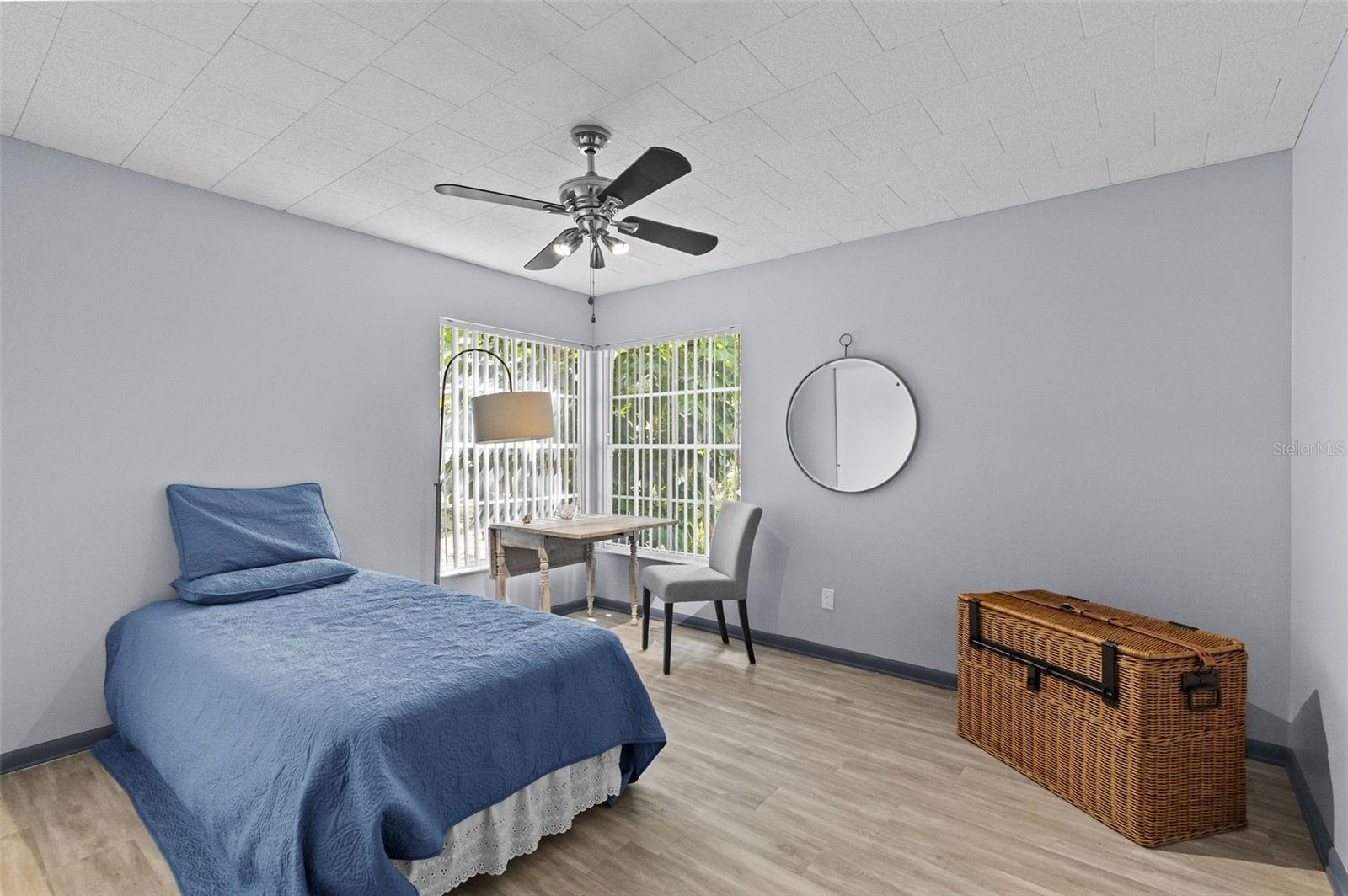 Image 20 of 34 For 715 109th Avenue