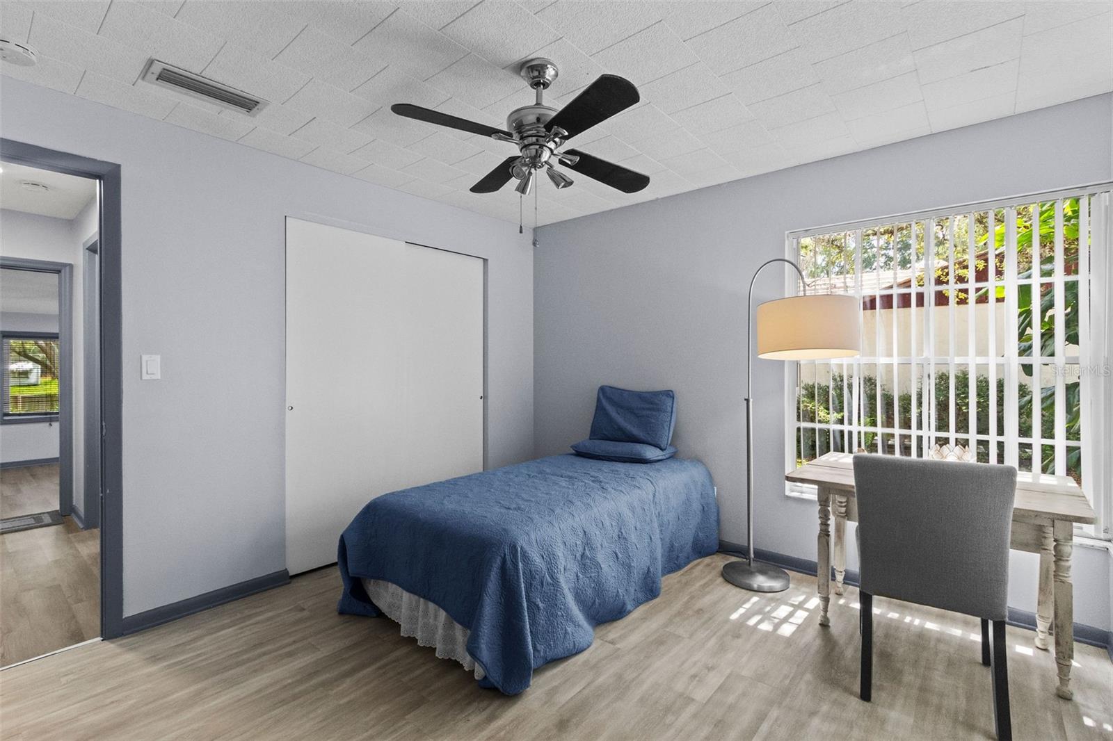 Image 21 of 34 For 715 109th Avenue