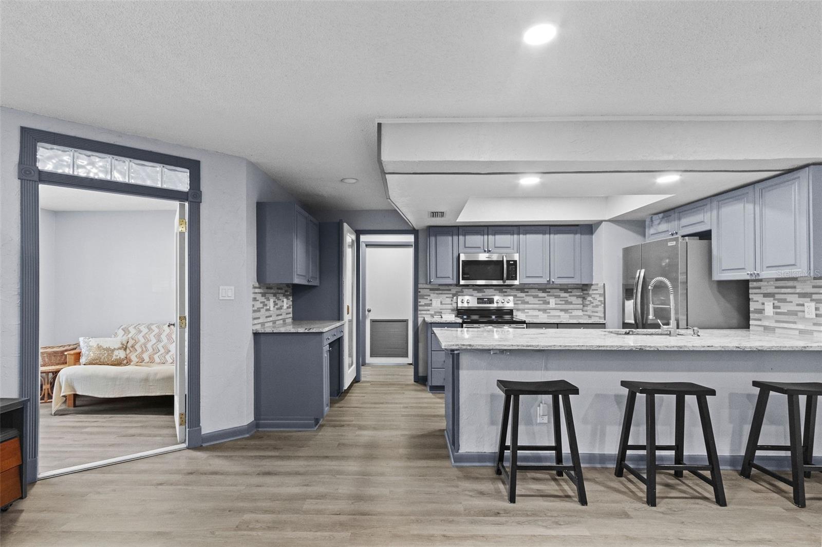 Image 6 of 34 For 715 109th Avenue