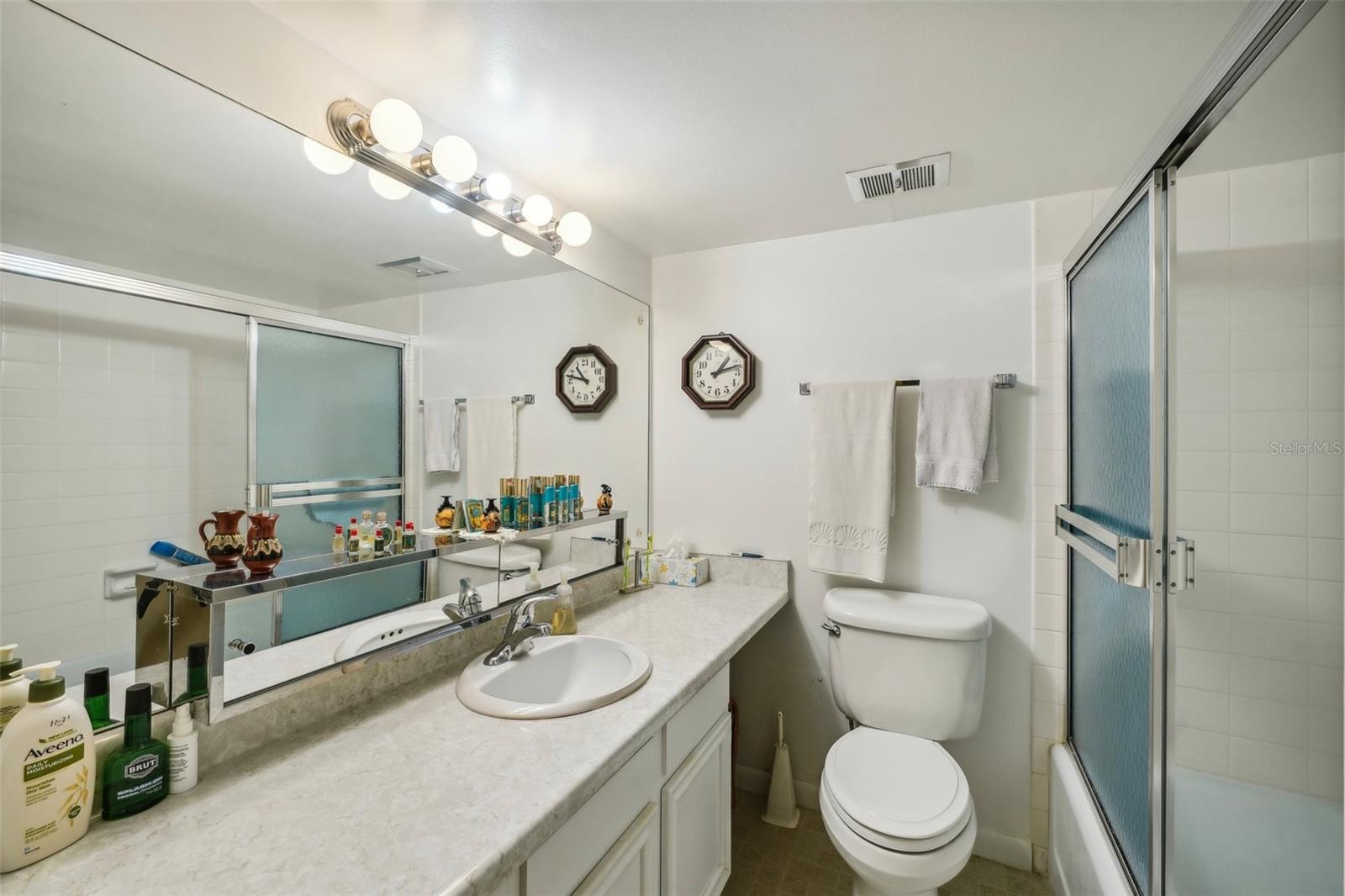 Image 30 of 66 For 7400 Sun Island Drive S 802