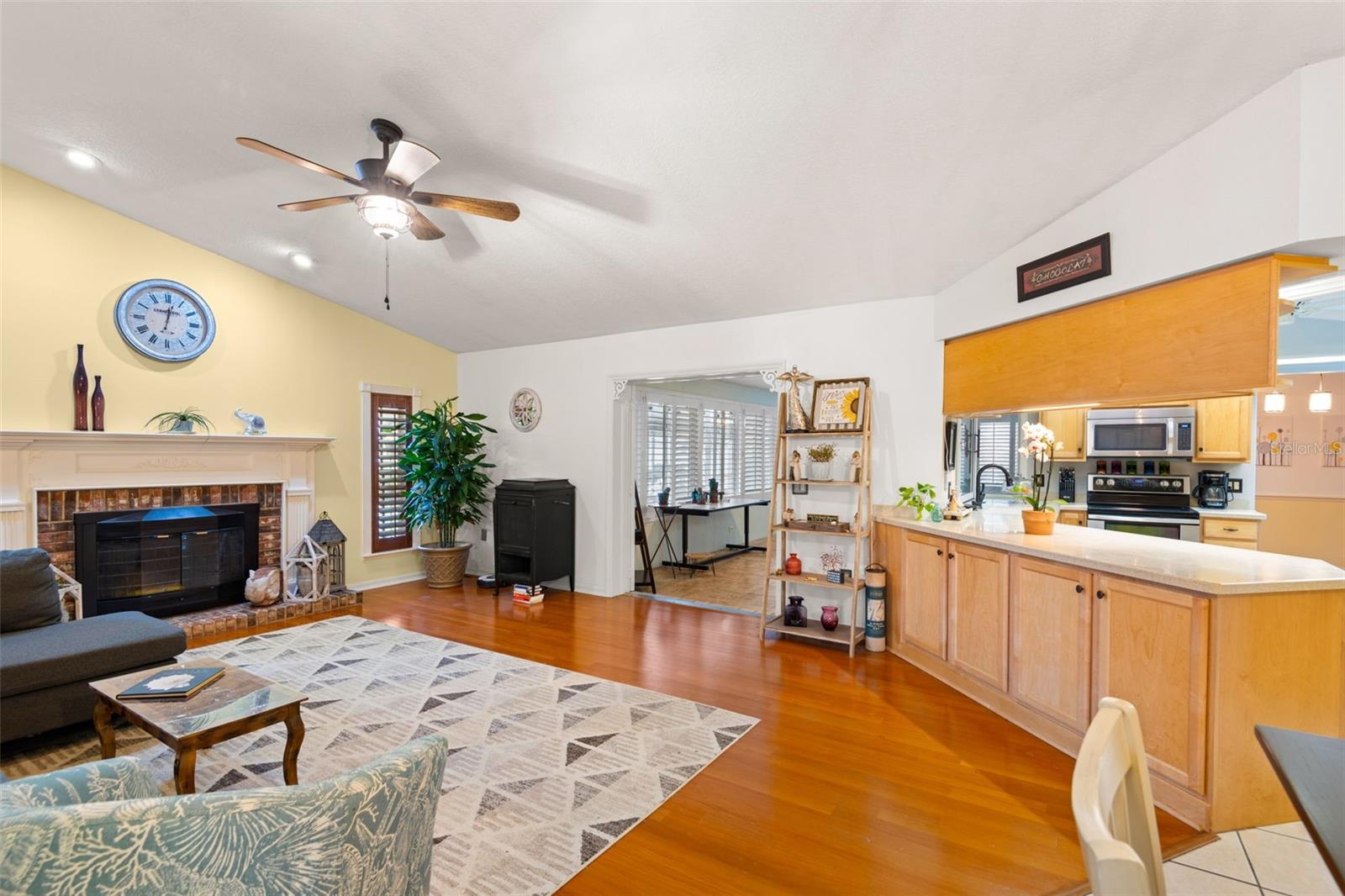 Image 13 of 40 For 6143 Black Walnut Drive
