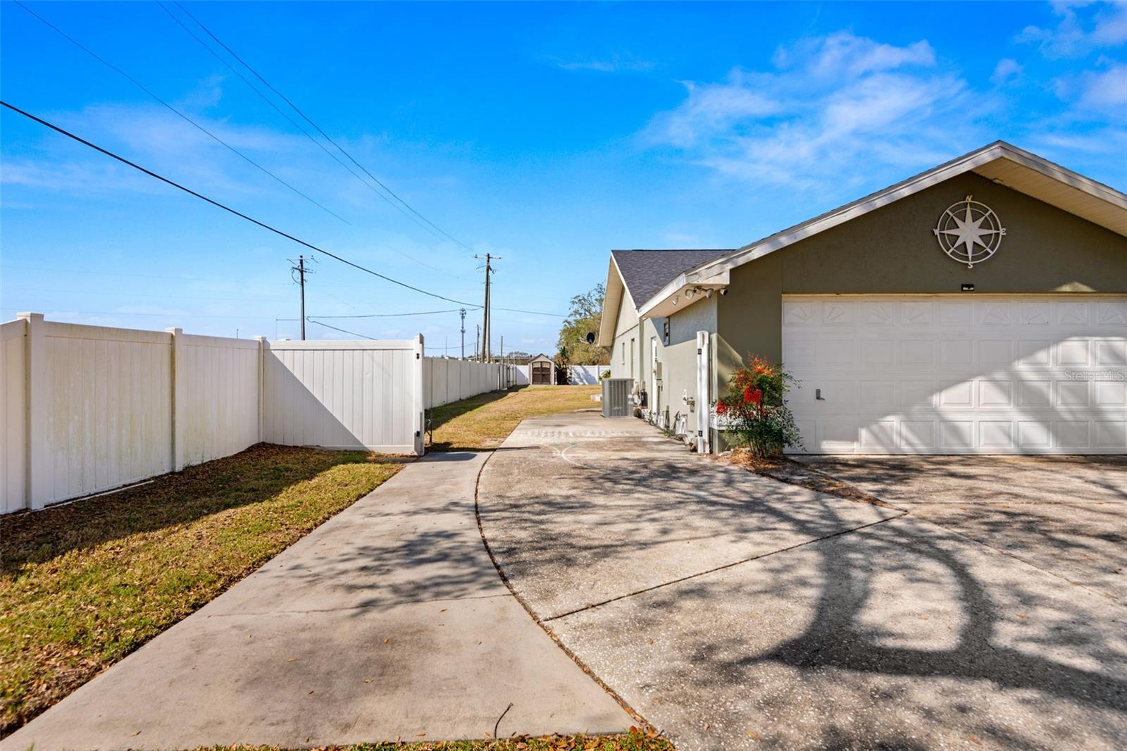 Image 32 of 40 For 6143 Black Walnut Drive