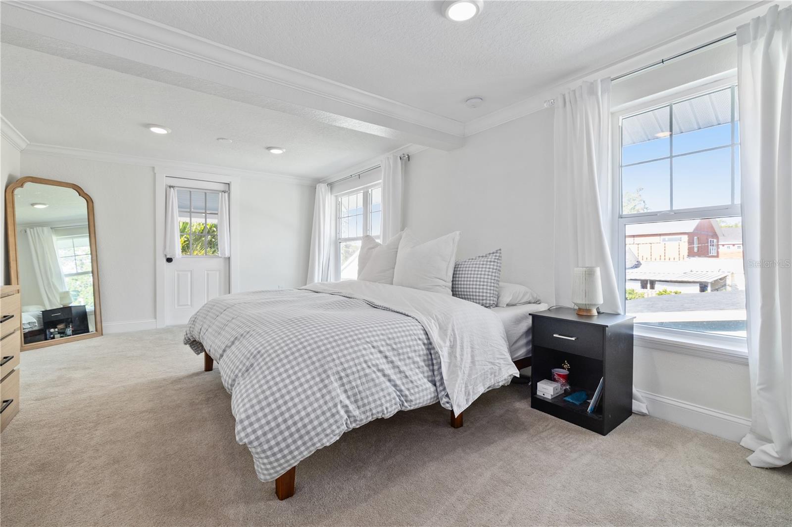 Image 17 of 41 For 2635 13th Avenue N
