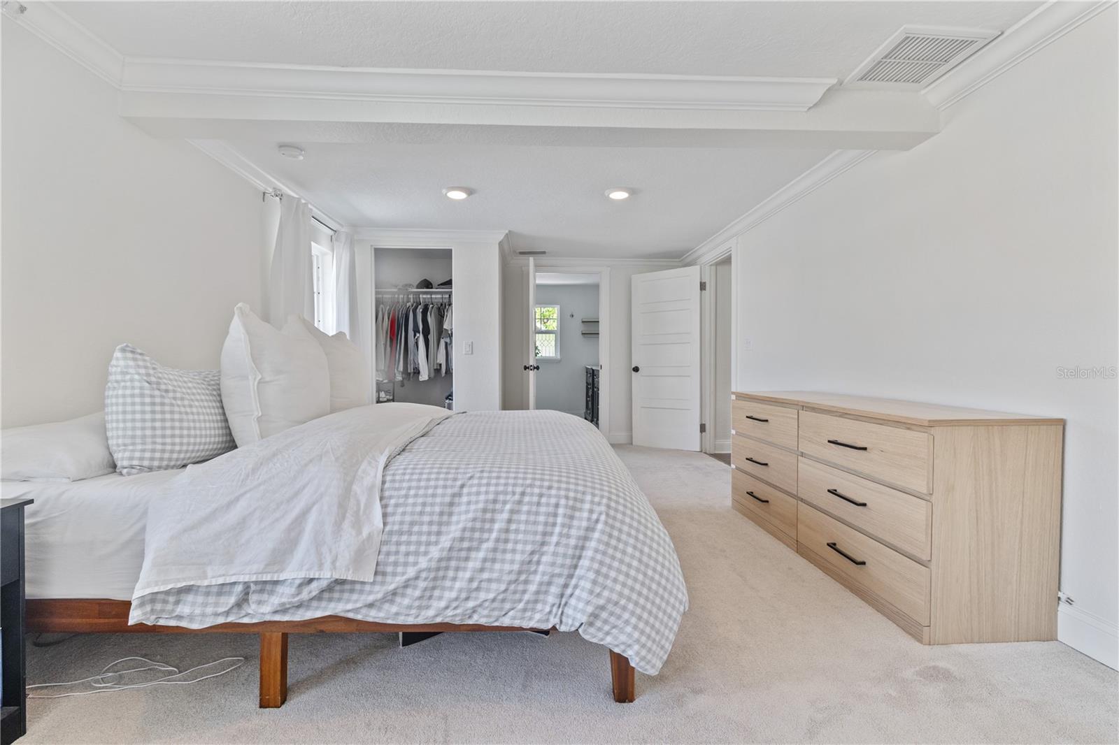 Image 18 of 41 For 2635 13th Avenue N