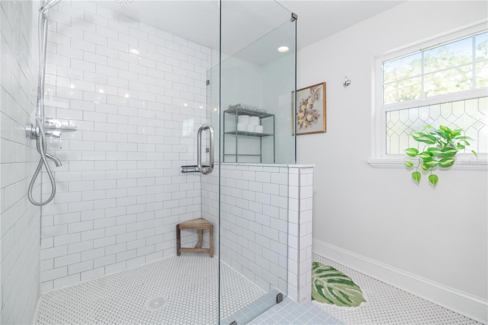 Image 19 of 41 For 2635 13th Avenue N