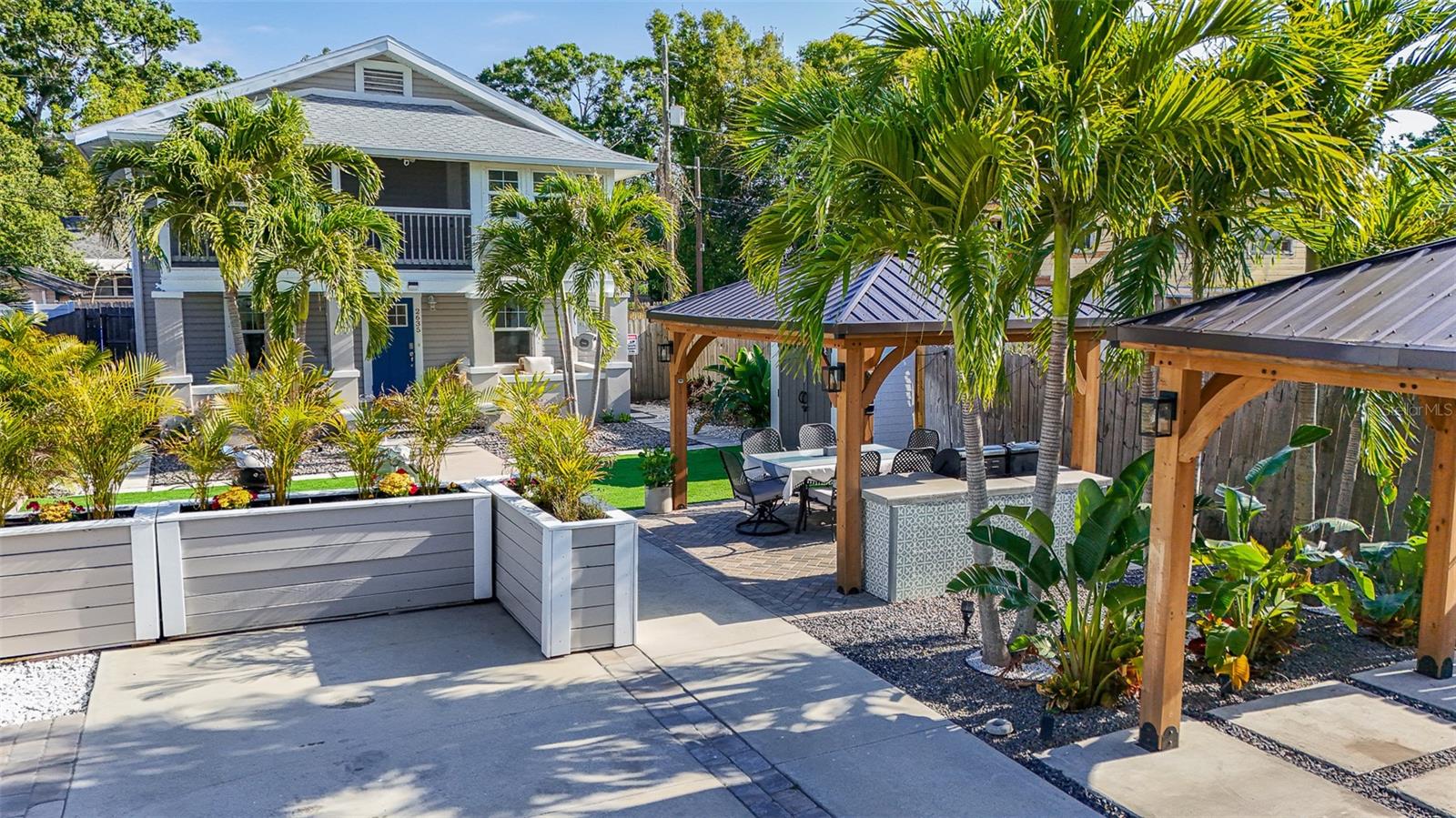Image 3 of 41 For 2635 13th Avenue N
