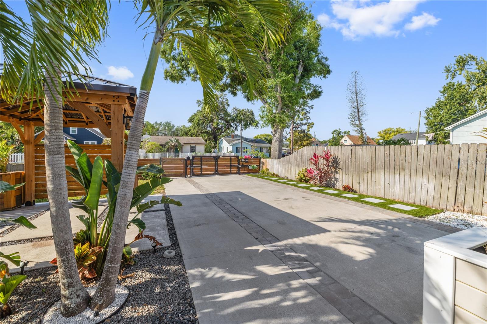 Image 34 of 41 For 2635 13th Avenue N