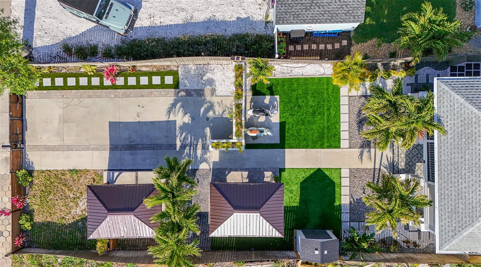 Image 4 of 41 For 2635 13th Avenue N