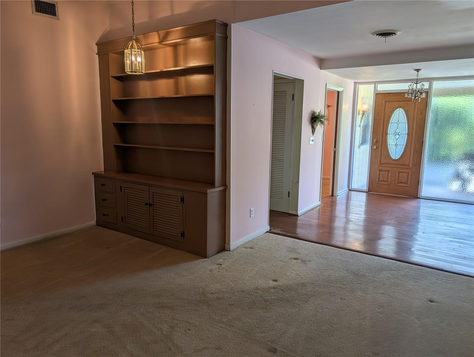 Listing photo id 11 for 503 Sunset Road