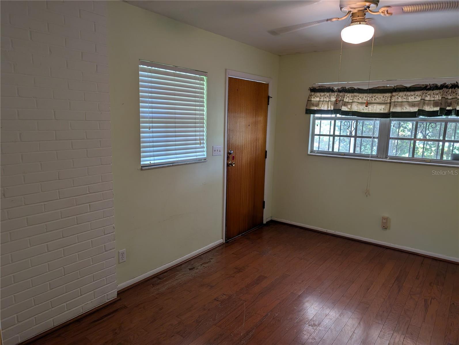 Listing photo id 2 for 503 Sunset Road