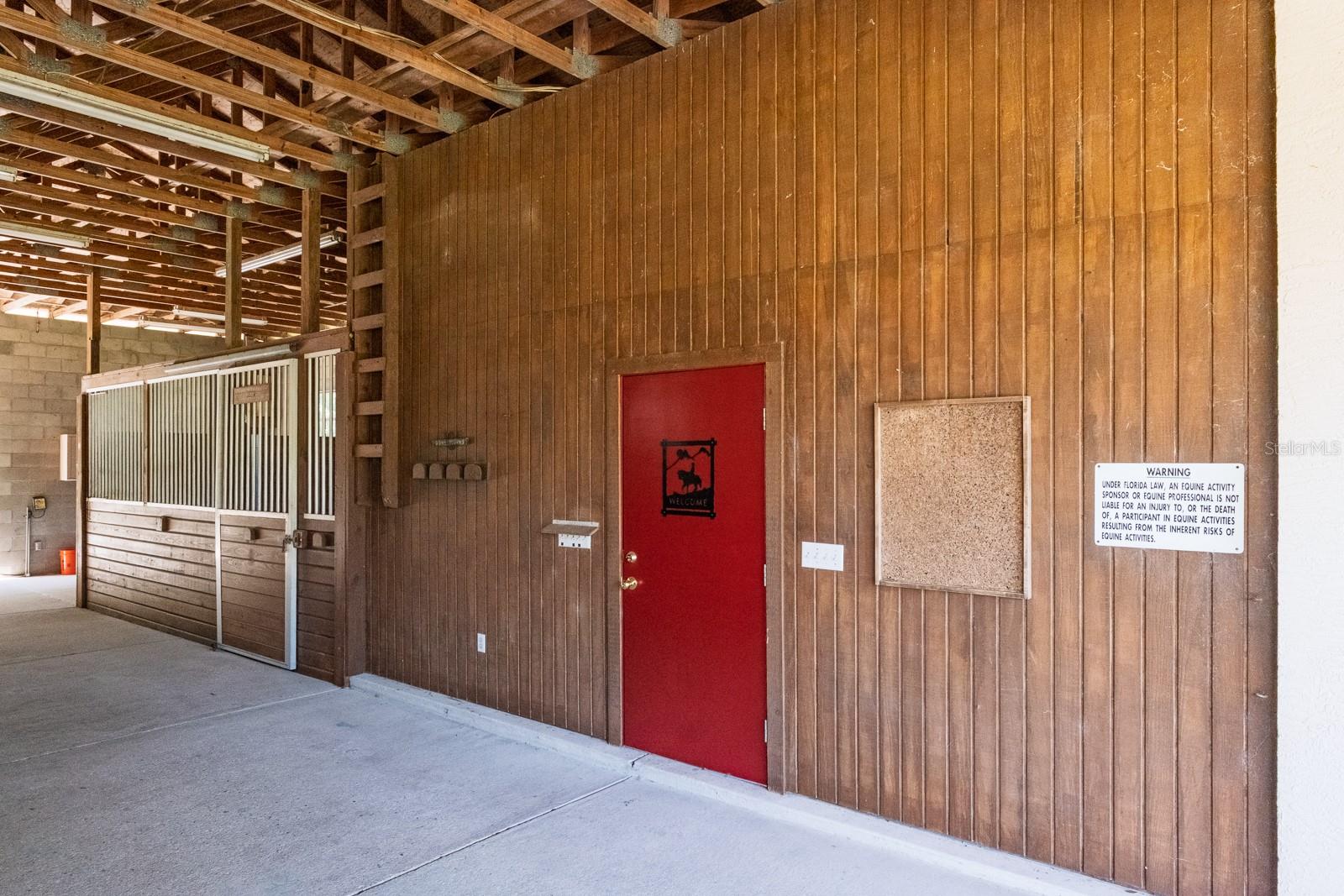 Listing photo id 67 for 3452 Forelock Road