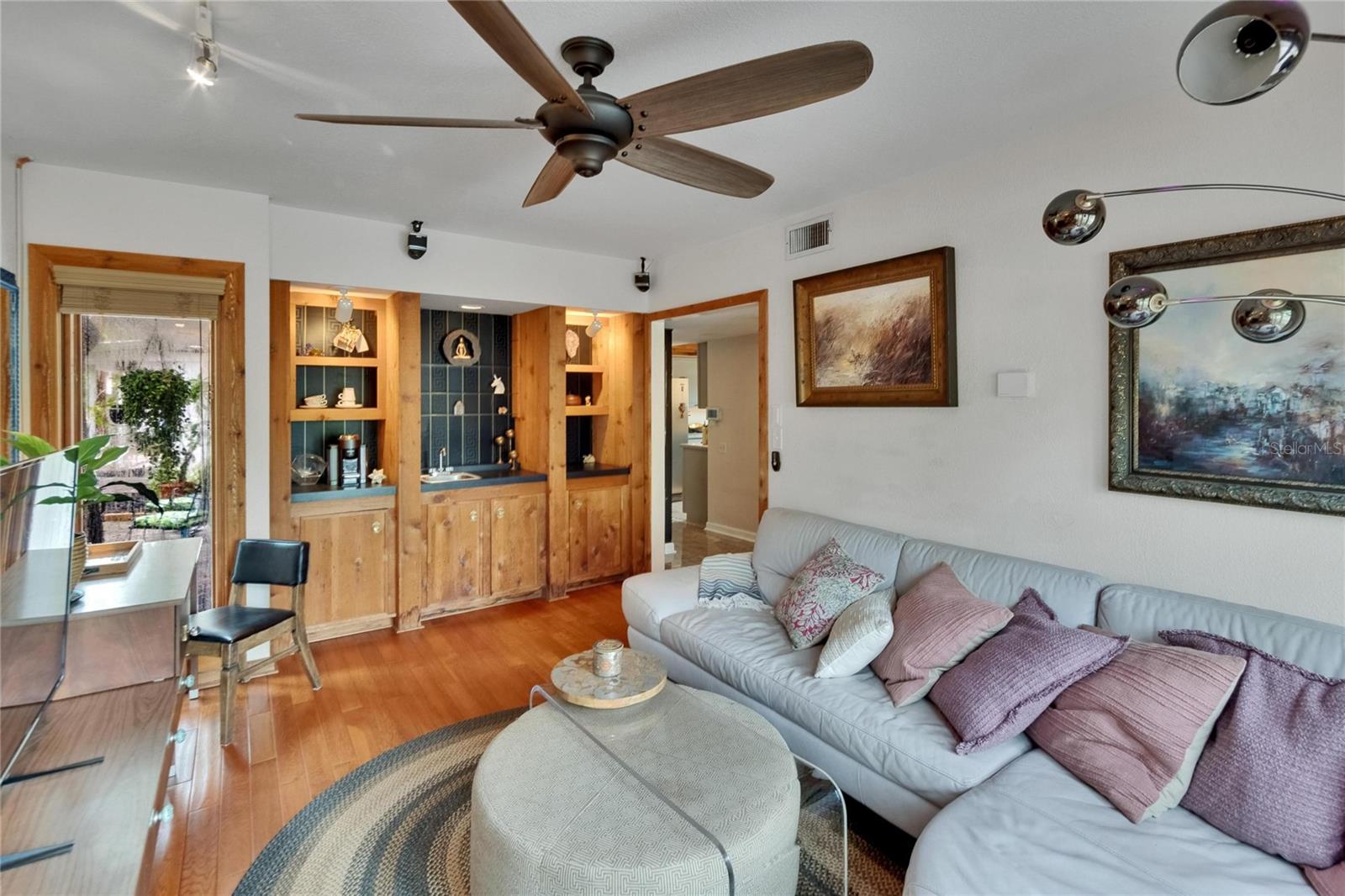 Image 6 of 53 For 675 64th Avenue S