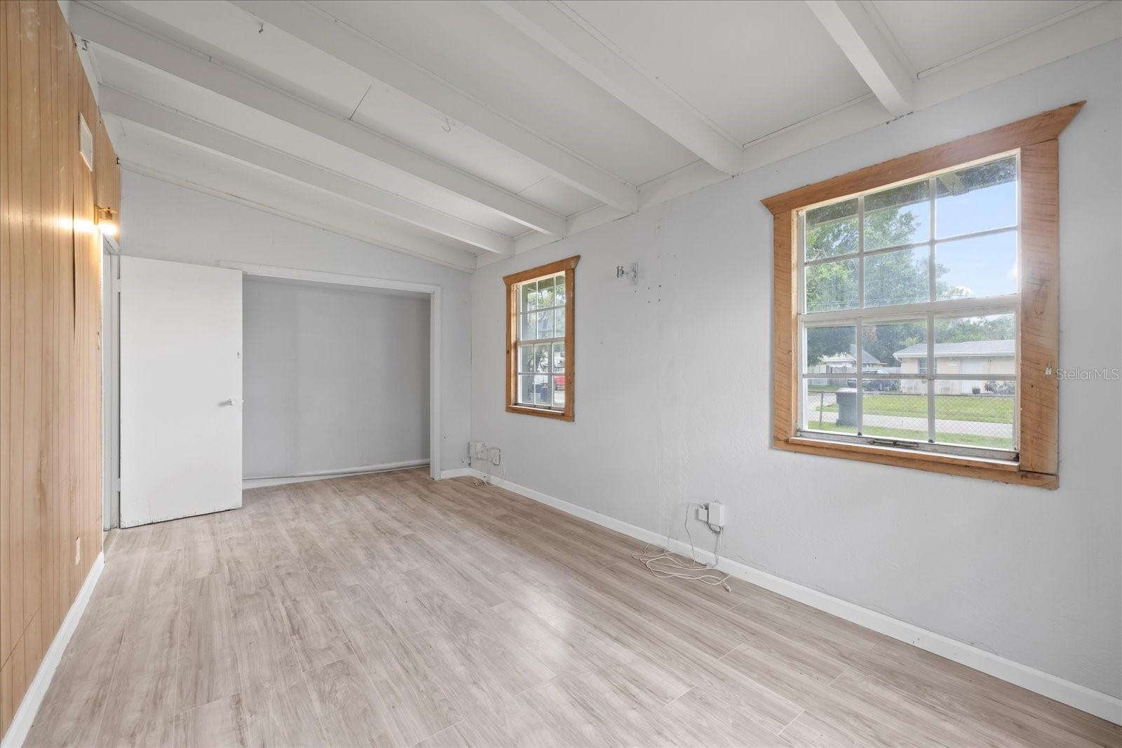 Image 20 of 25 For 9213 Robson Street