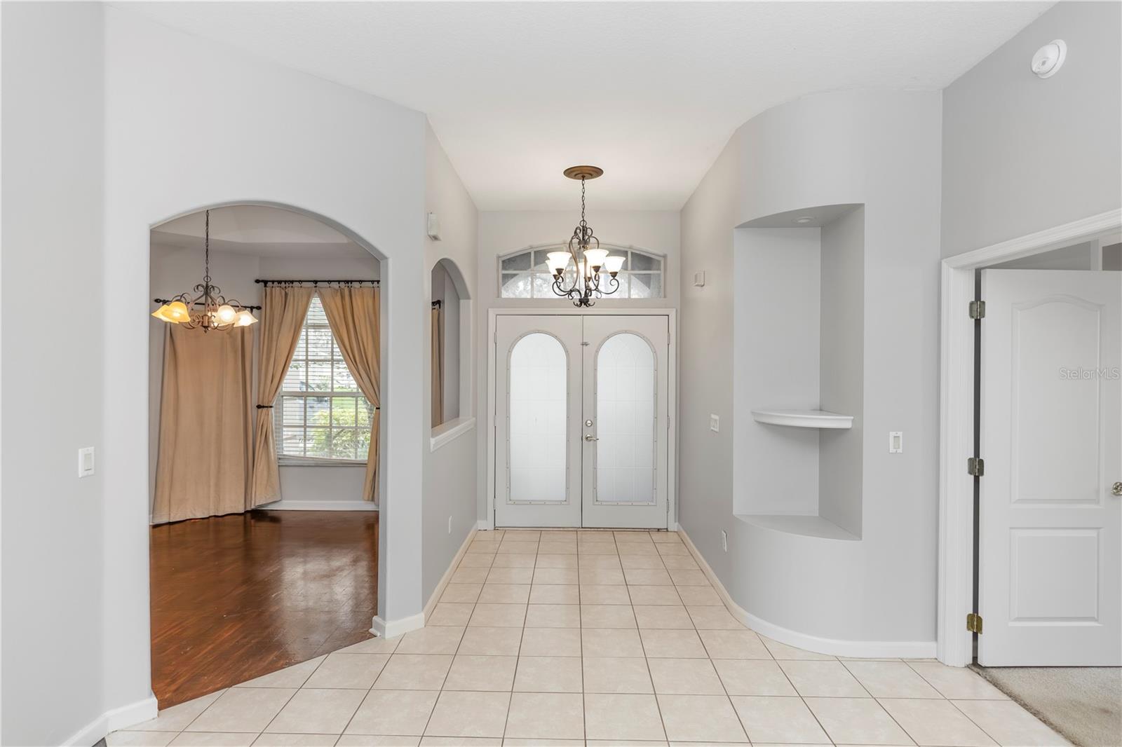 Image 14 of 51 For 433 Woodcrest Street
