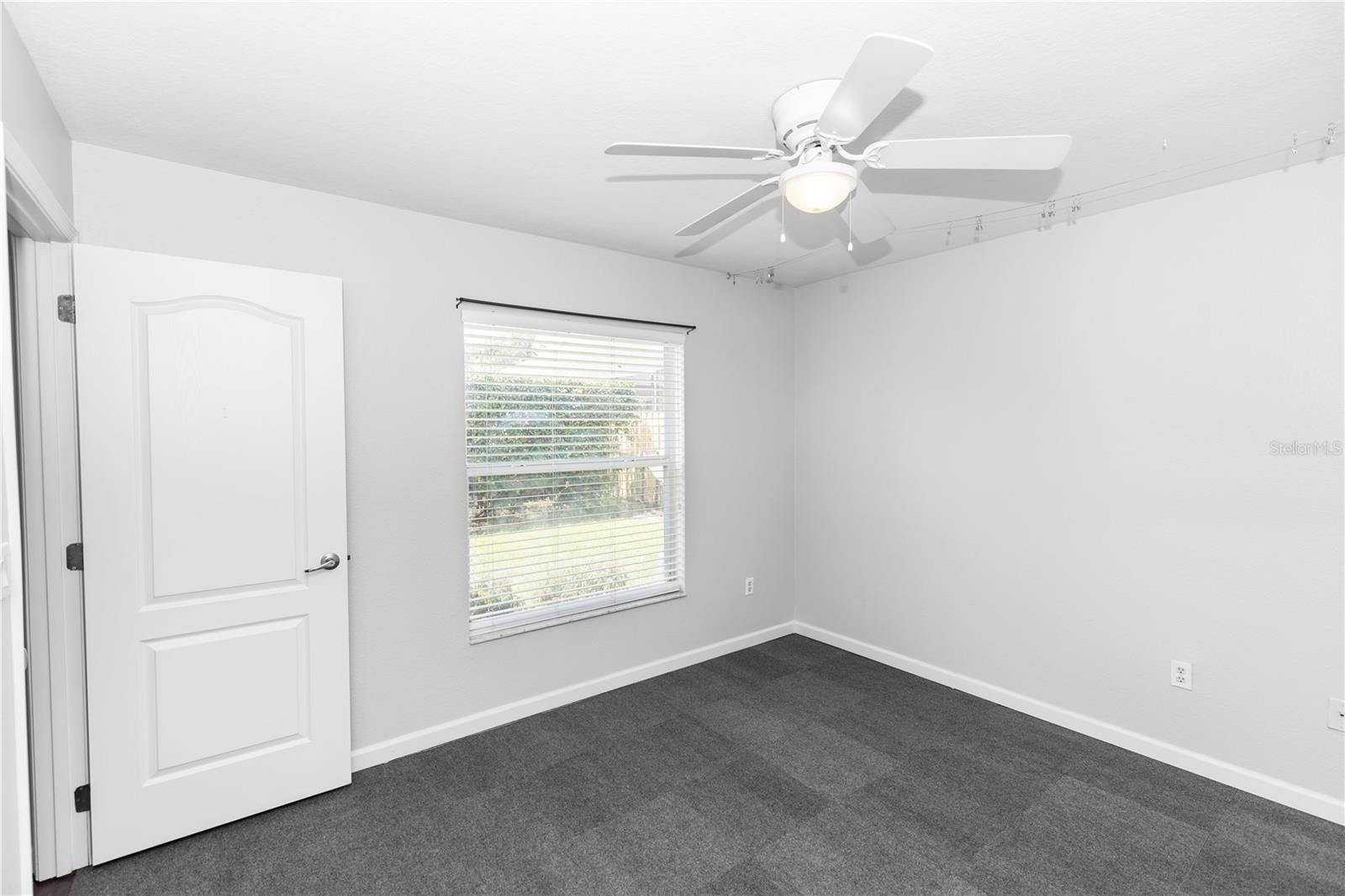 Image 42 of 51 For 433 Woodcrest Street