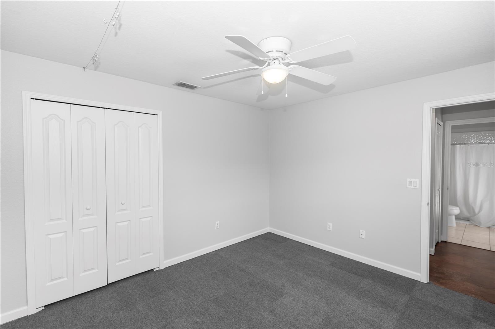 Image 43 of 51 For 433 Woodcrest Street