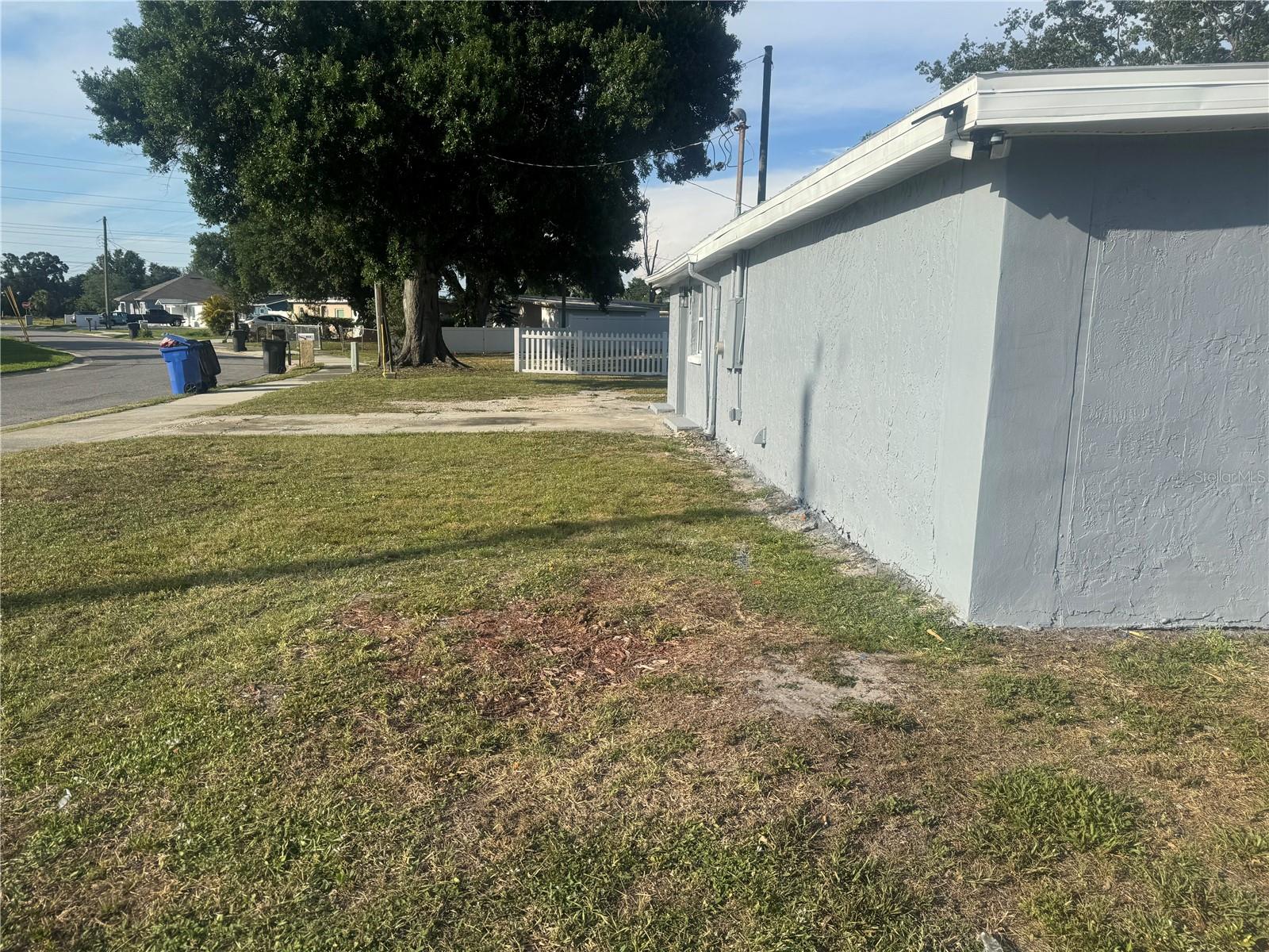 Image 12 of 24 For 8502 Grapefruit Avenue