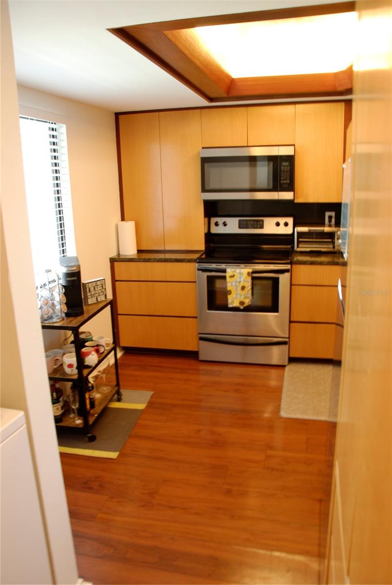 Image 6 of 23 For 2737 Enterprise Road E 192