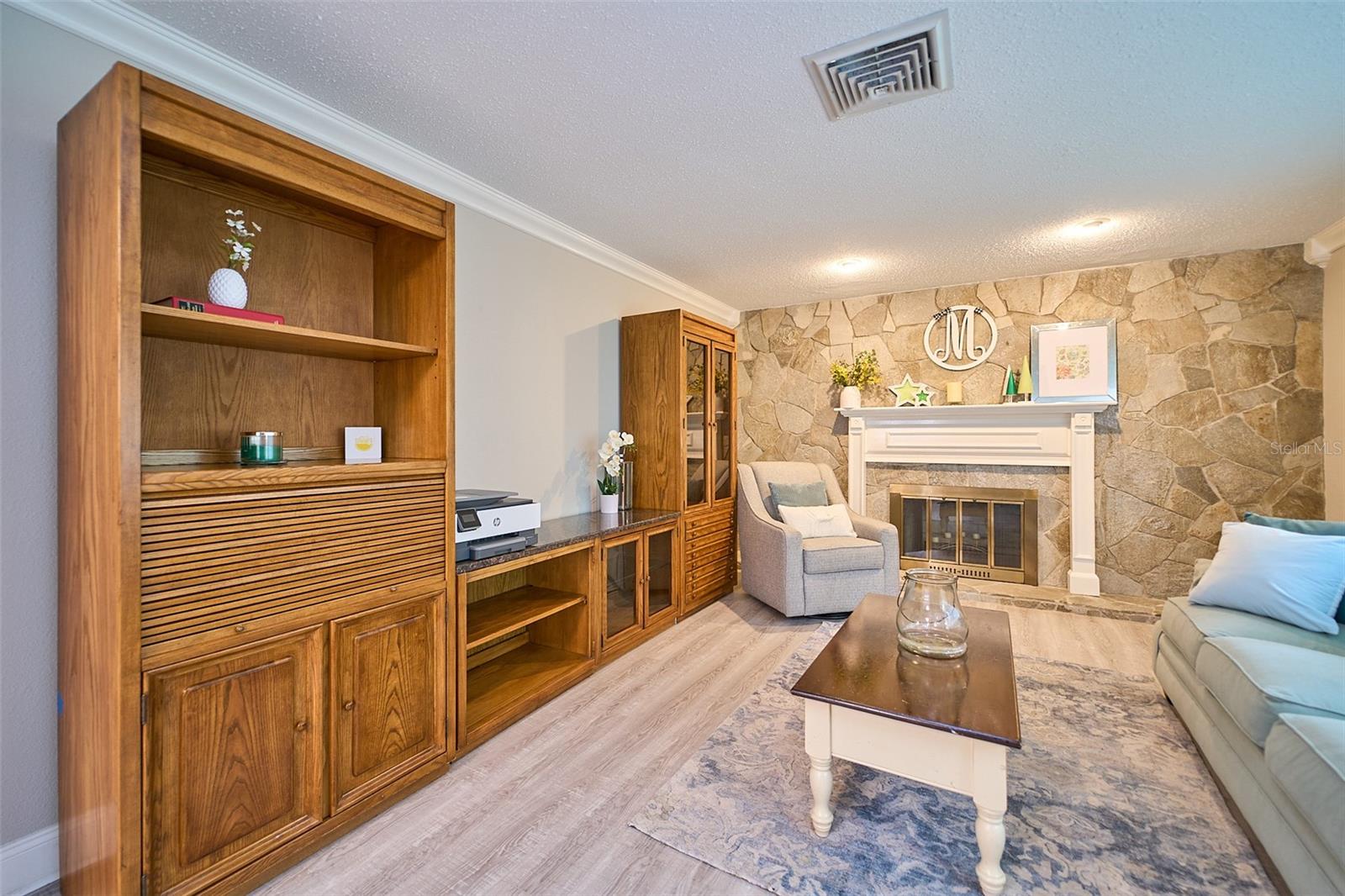 Listing photo id 8 for 2273 Willowbrook Drive