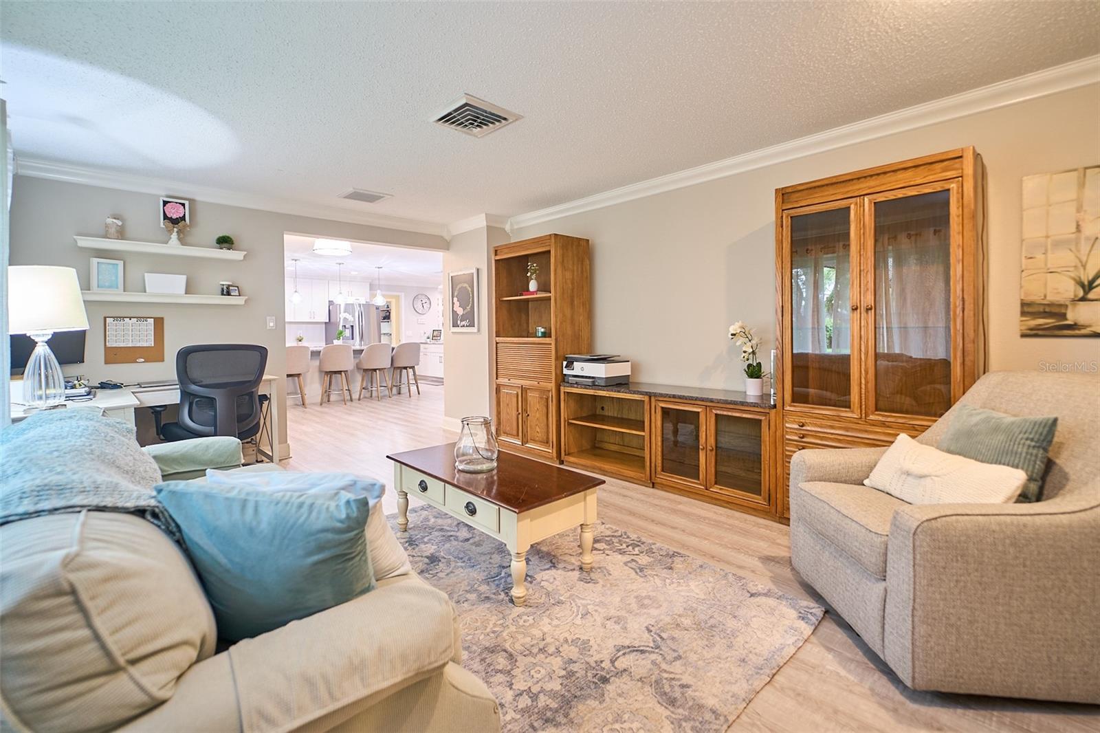 Listing photo id 10 for 2273 Willowbrook Drive