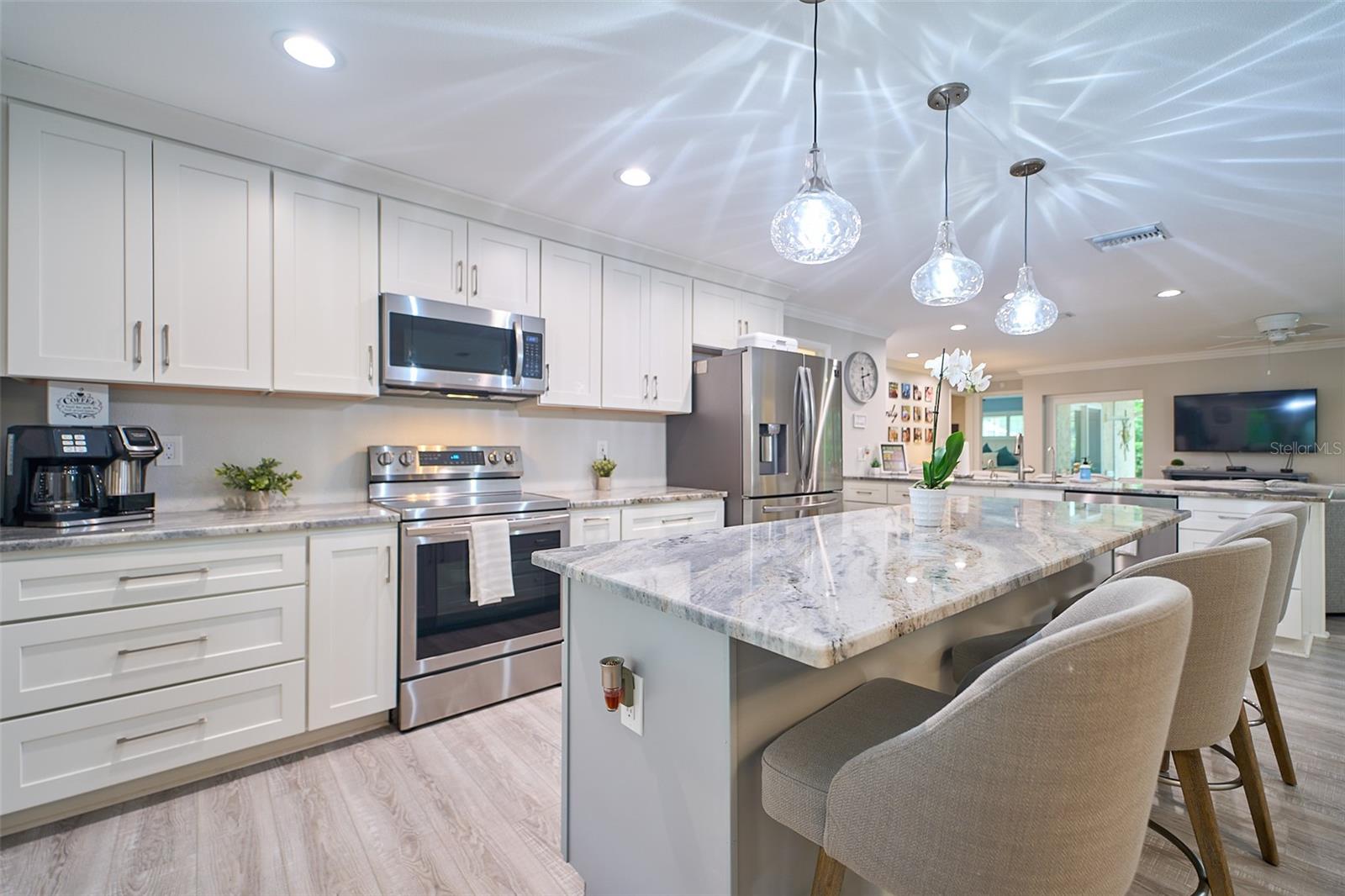 Listing photo id 13 for 2273 Willowbrook Drive