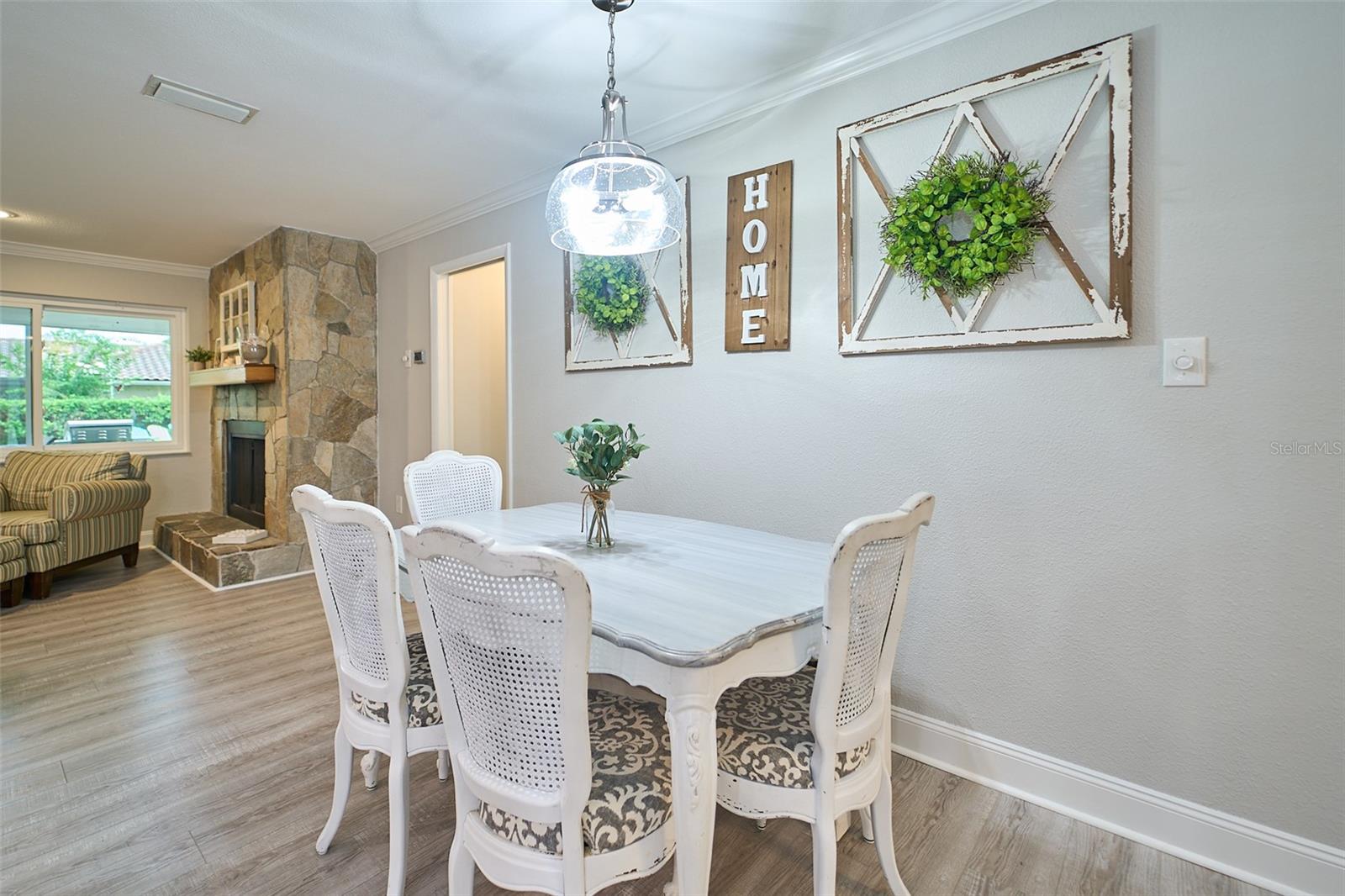 Listing photo id 20 for 2273 Willowbrook Drive