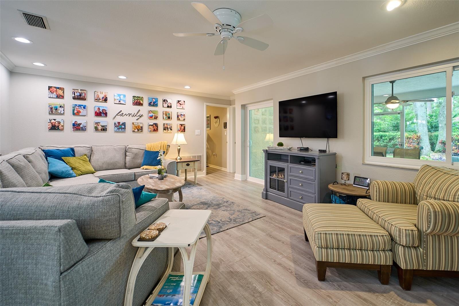 Listing photo id 23 for 2273 Willowbrook Drive