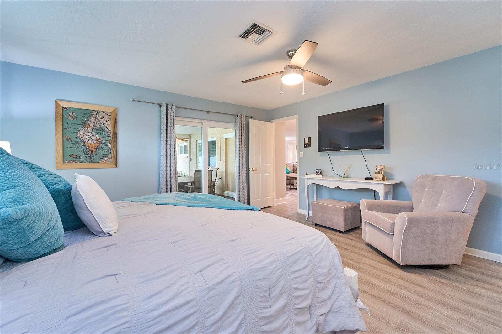 Listing photo id 41 for 2273 Willowbrook Drive