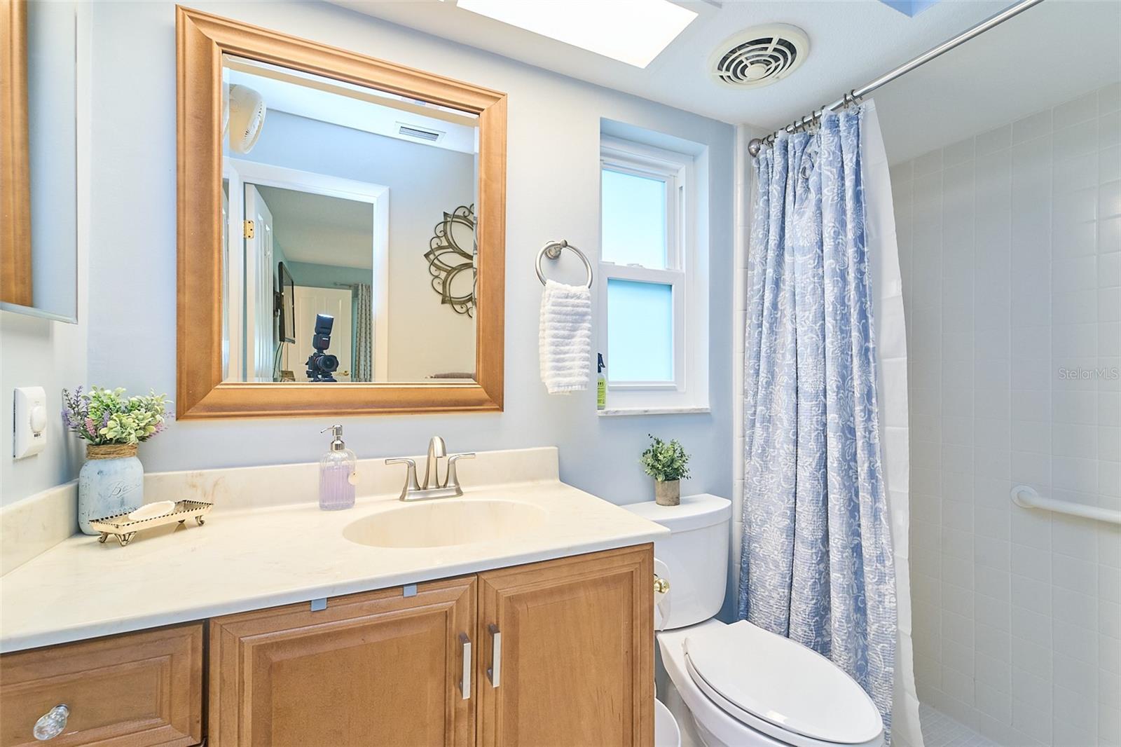 Listing photo id 43 for 2273 Willowbrook Drive