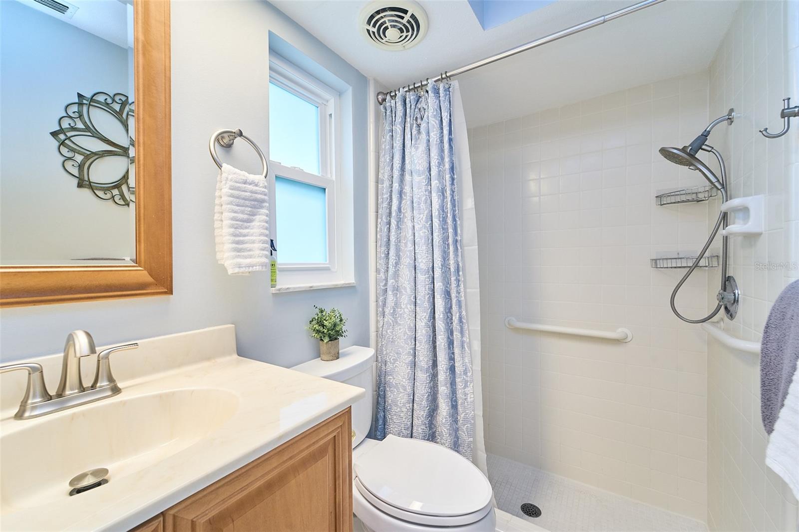 Listing photo id 44 for 2273 Willowbrook Drive