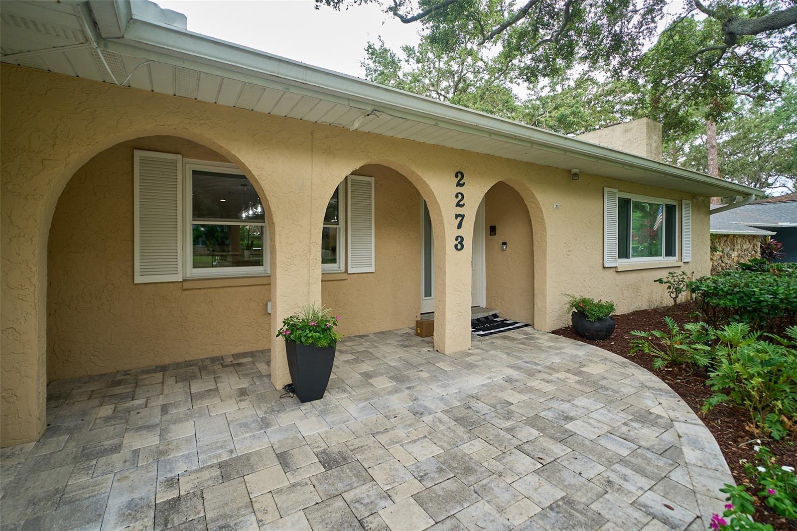 Listing photo id 3 for 2273 Willowbrook Drive