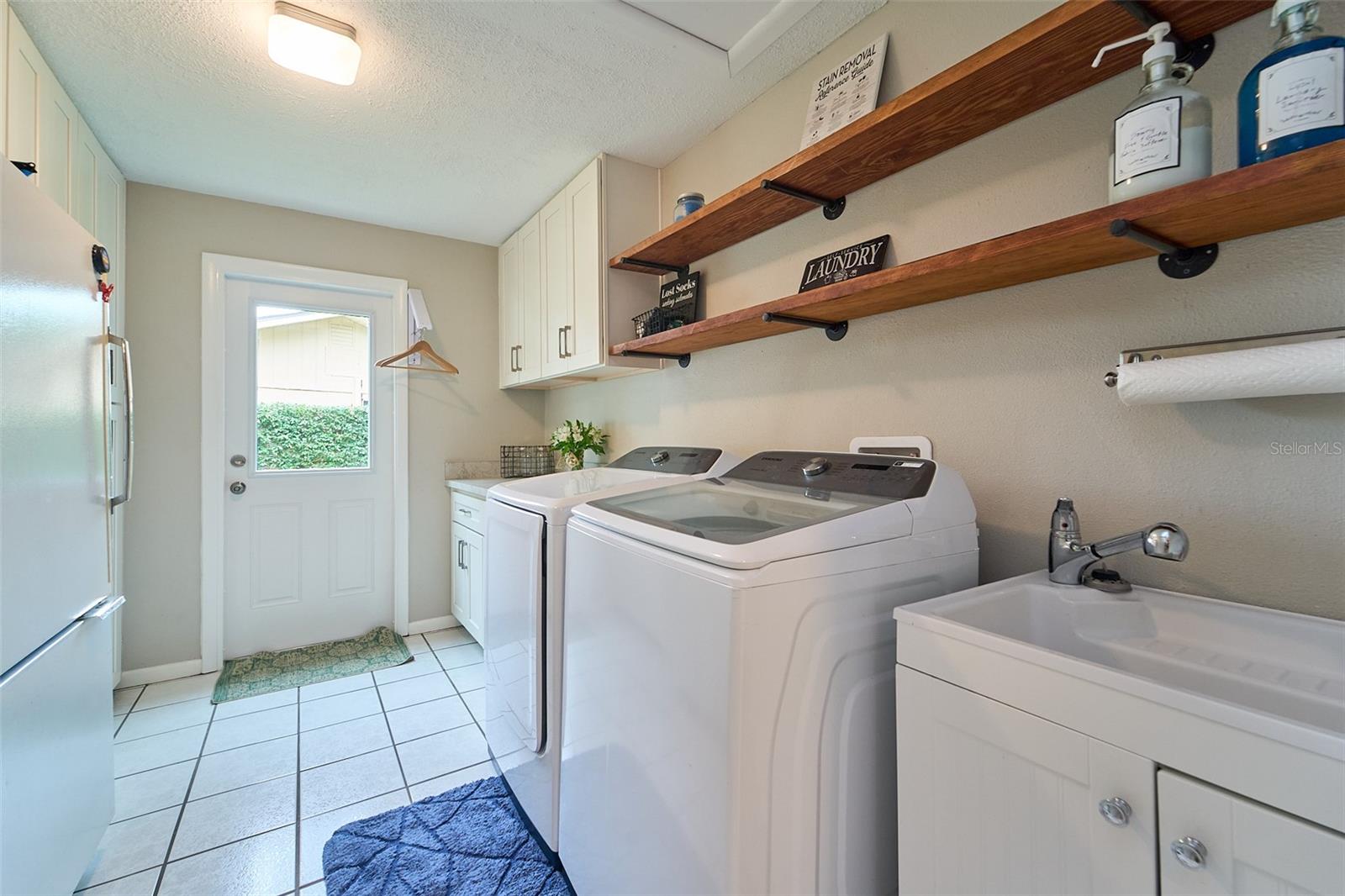 Listing photo id 49 for 2273 Willowbrook Drive