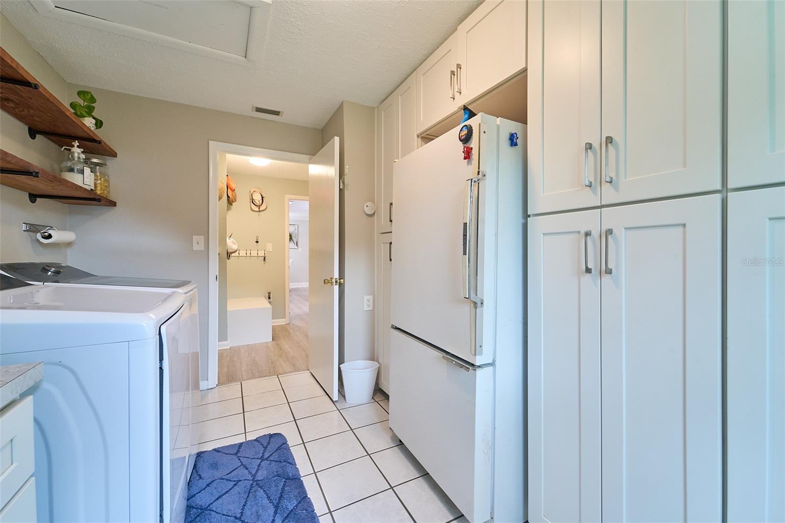 Listing photo id 51 for 2273 Willowbrook Drive